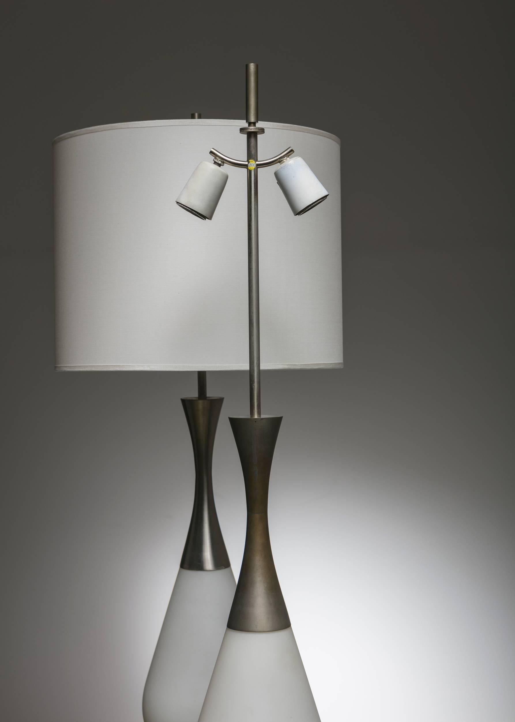 Mid-20th Century Marvellous Set of Two Stilnovo Table Lamps, Italy, 1960s For Sale