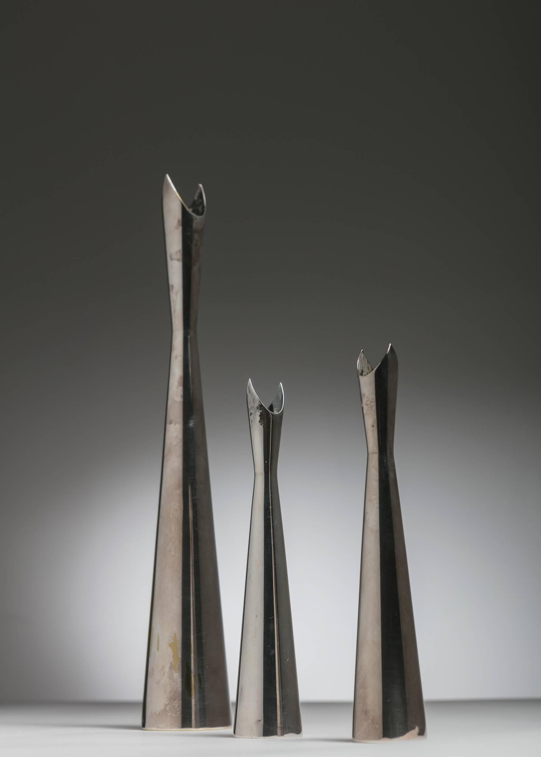 Set of three Cardinale vases by Lino Sabattini for Christofle, Paris.
Size refers to the tallest piece.
 