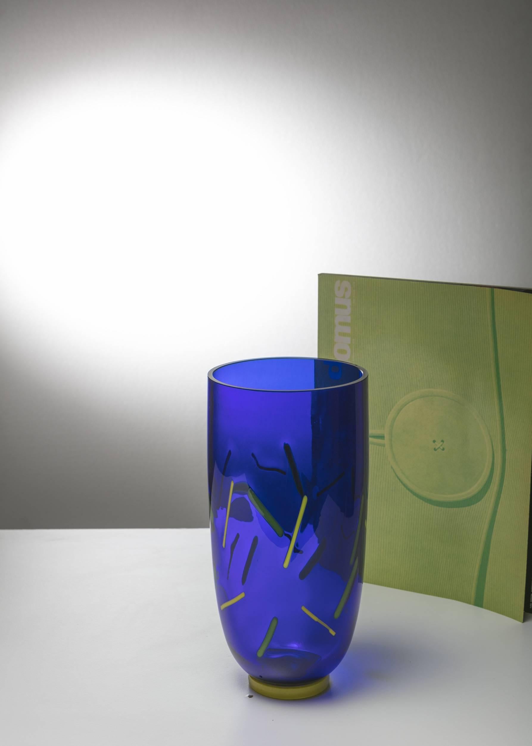 Postmodern Murano Glass Vase by Barovier and Toso, Italy, 1980s In Good Condition For Sale In Milan, IT