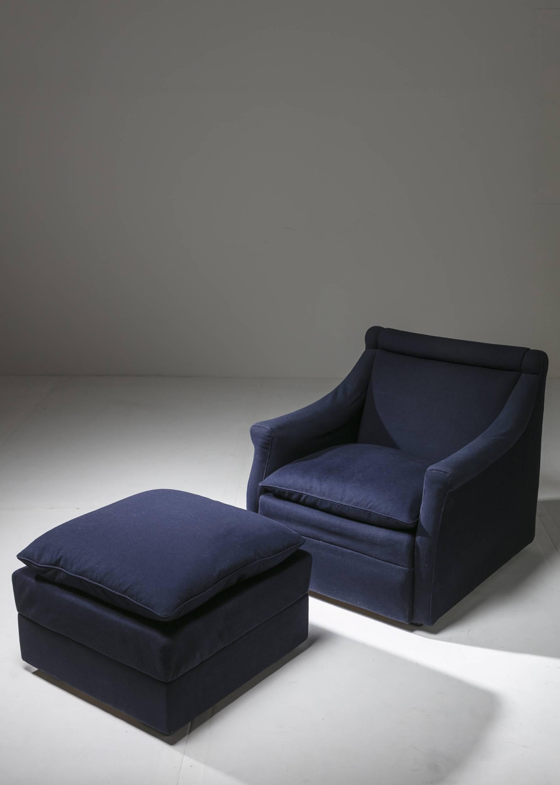 Set of two San Siro lounge chairs with ottomans model P16 by Luigi Caccia Dominioni for Azucena.
Pieces covered in wool felt featuring feather cushions with removable covers.
Ottoman size: cm 62 x 62 x H. 40.