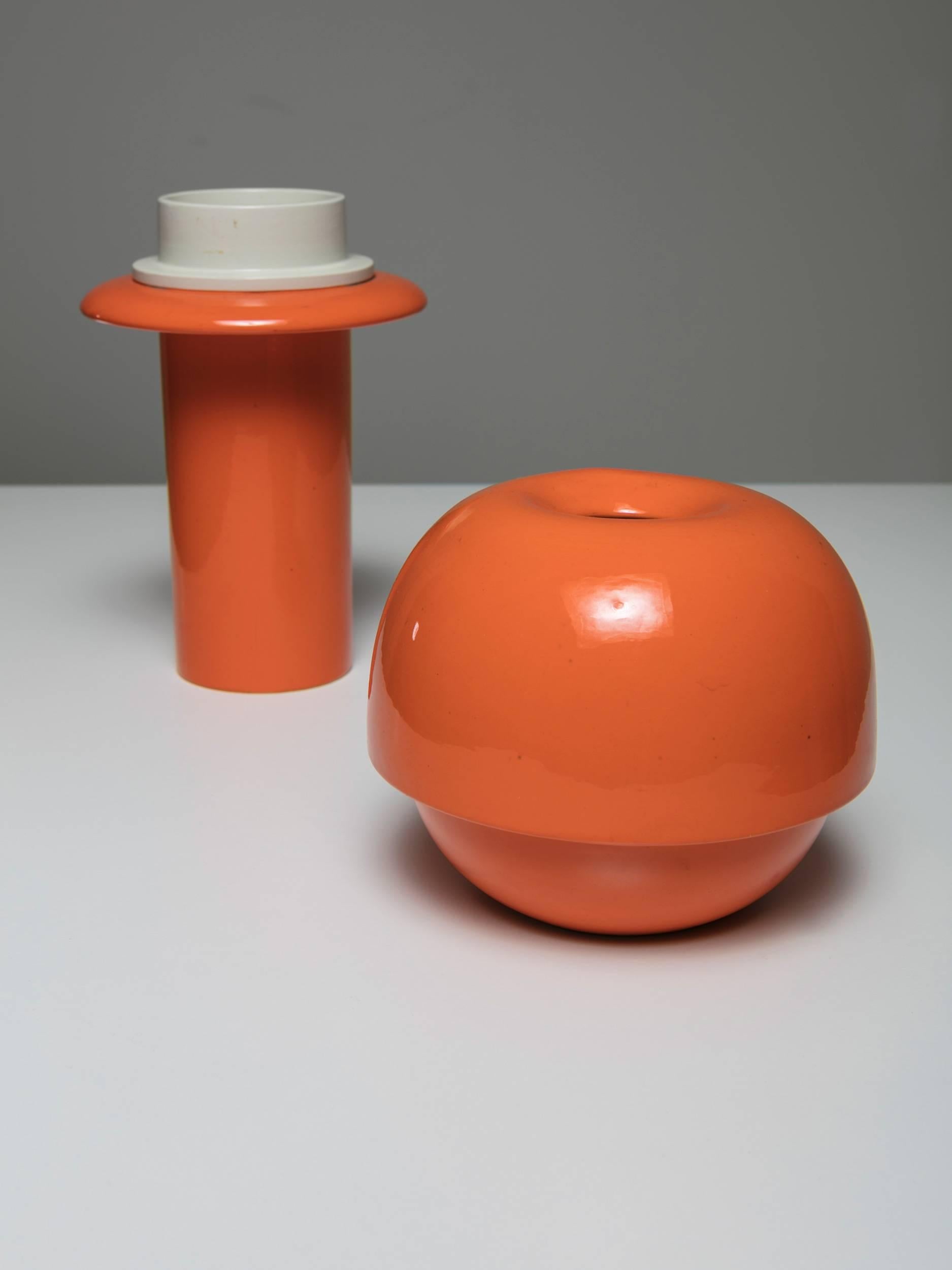 Italian 1970s ceramic vases by SIC.
Bi-colored pieces with typical 1970s shapes.