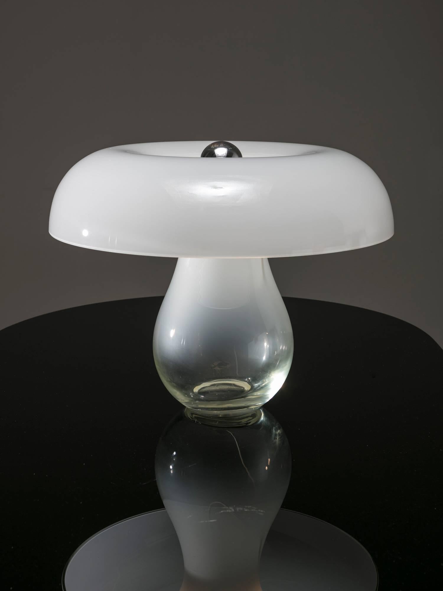 Remarkable Murano glass table lamp attributed to VeArt.
Large piece composed by two elements laying one on the other one with delicate shaded milky glass.
 