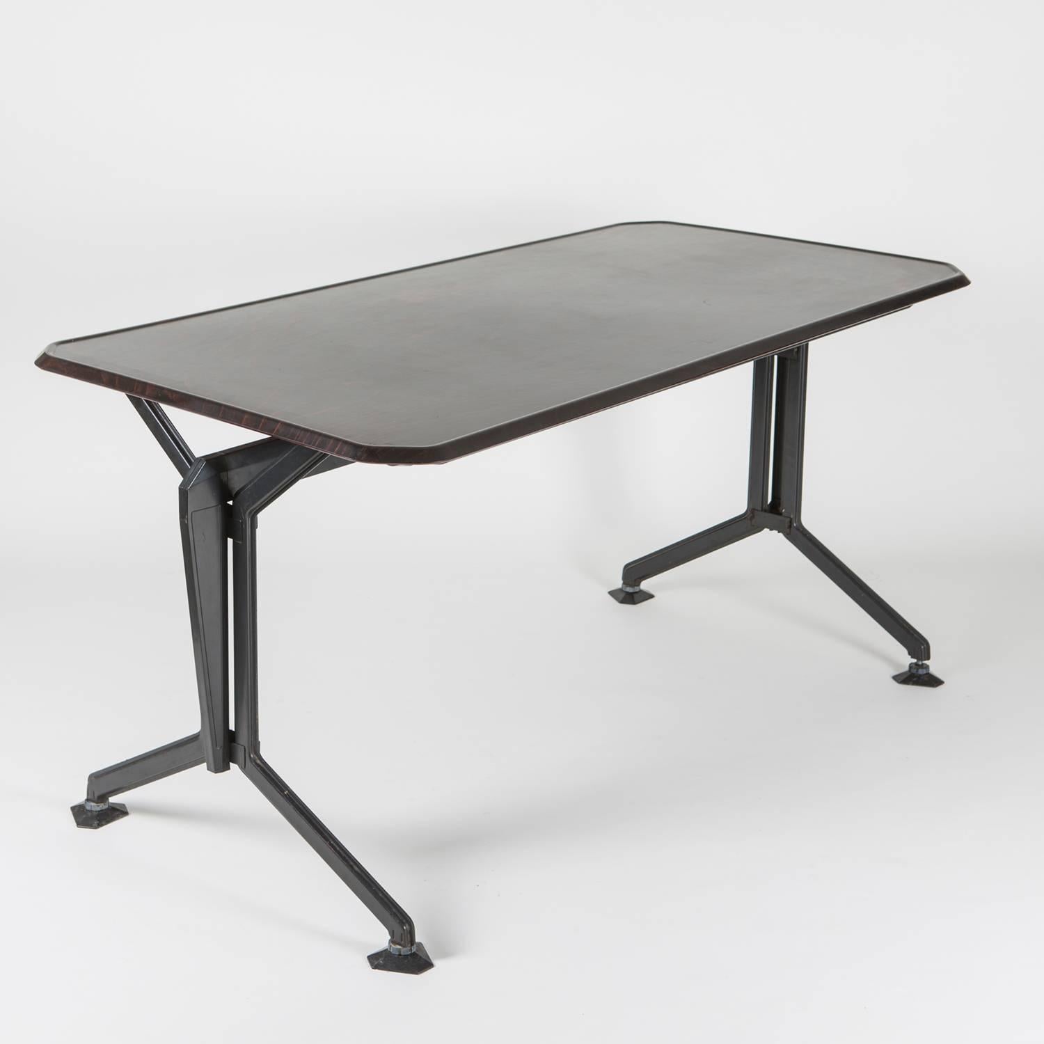 Desk by B.B.P.R. for Olivetti.
Part of the 