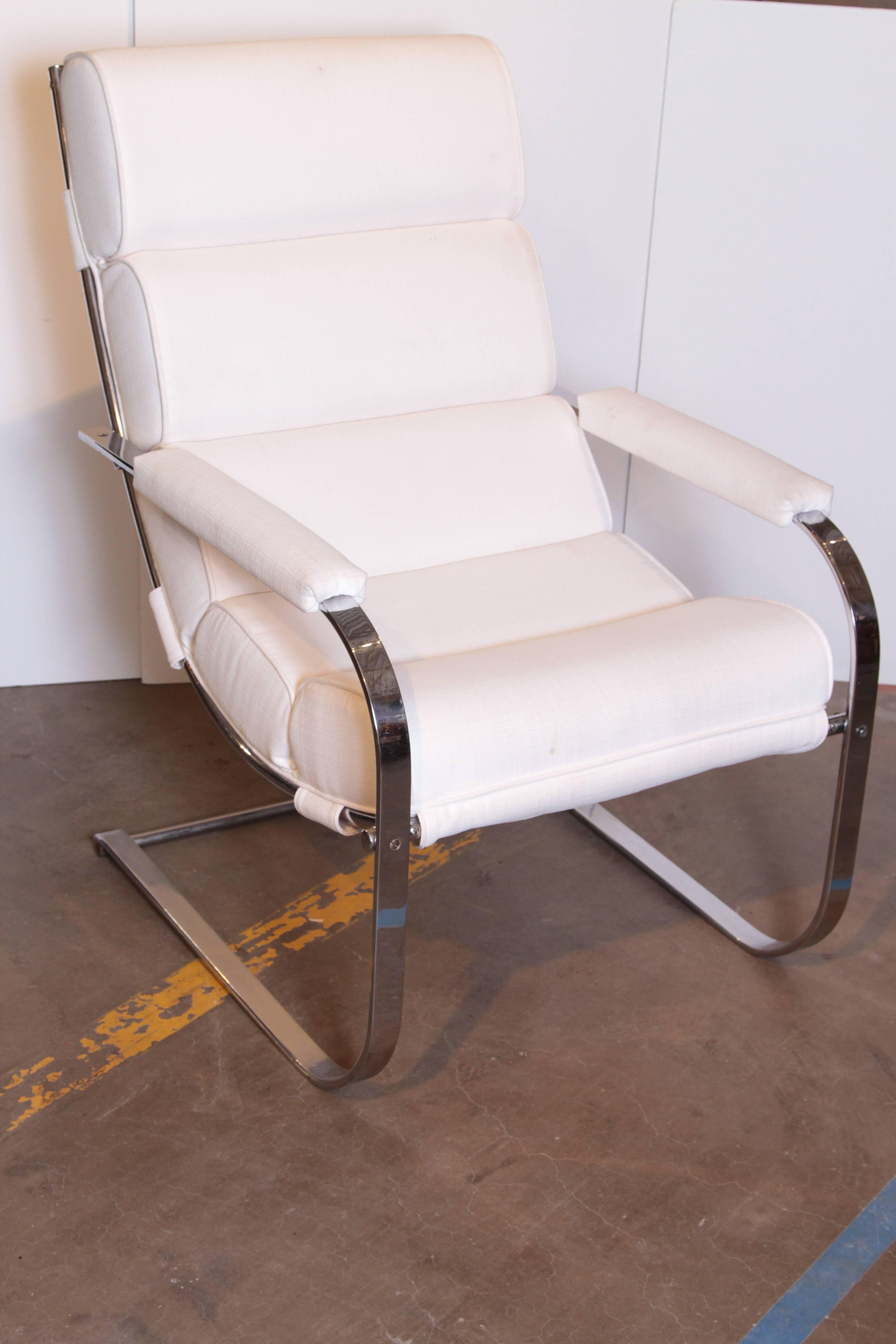 Machine Age Art Deco Gilbert Rohde for Troy sunshade flat band Springer chair

Model # 180, Spring-base chair, 1939 Troy chrome furniture
A Classic original Rohde design, with channeled pad and flat band chrome.
Pad is a high-quality redo, and
