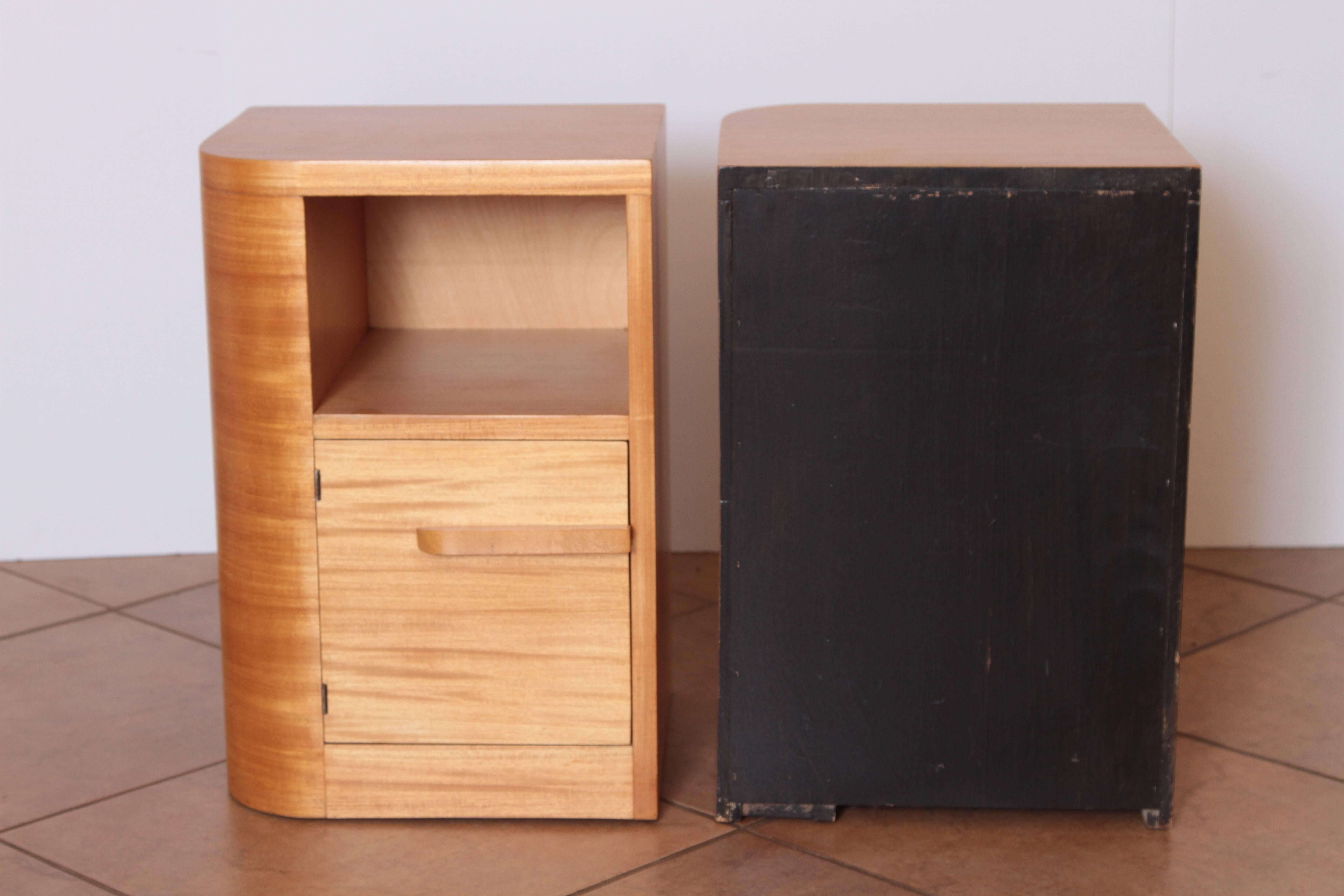 Mid-20th Century Art Deco Modern Age Nightstands / End Tables, Manner of Donald Deskey, Pair