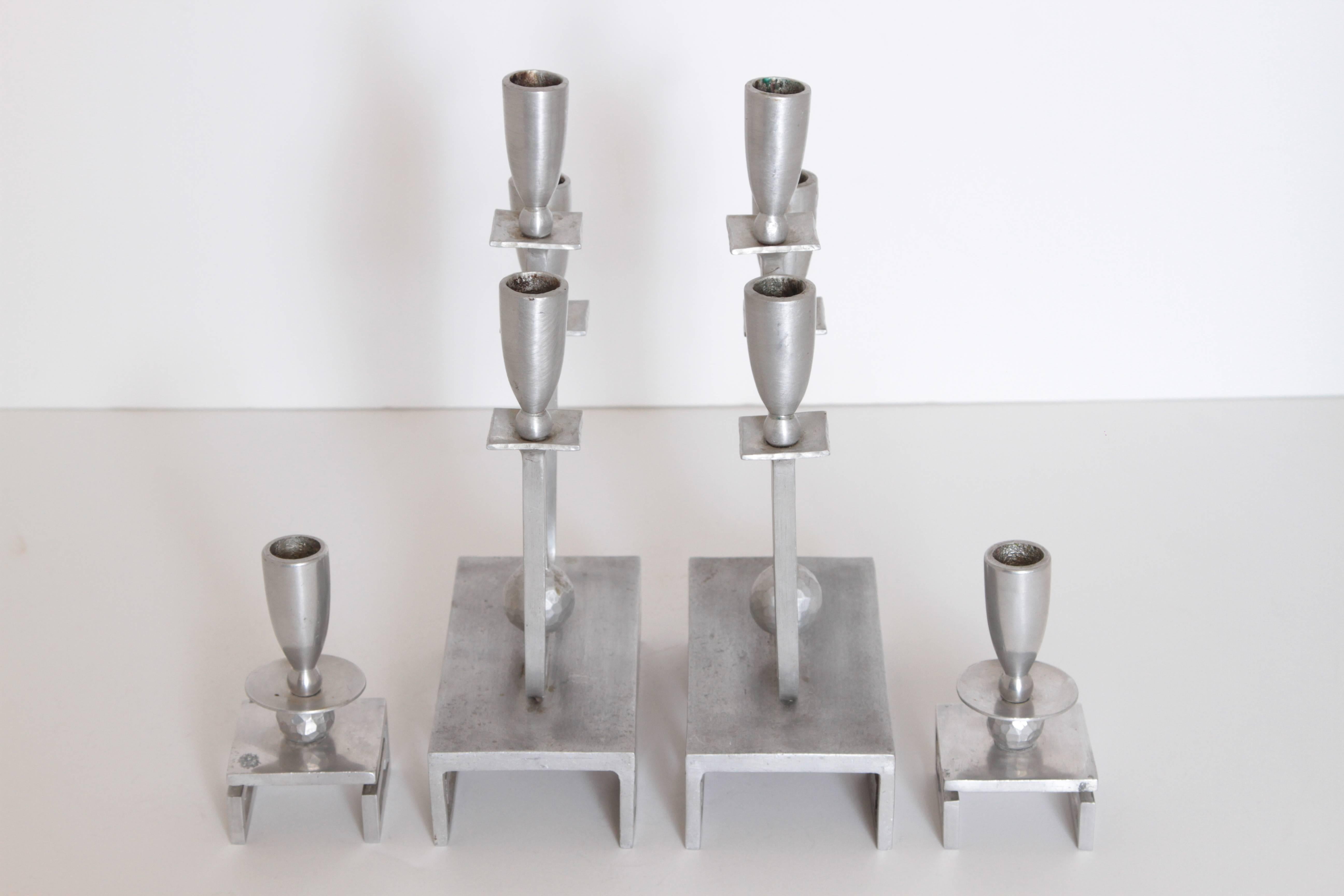 American Machine Age Hand-Wrought Aluminium Palmer Smith Candlestick Holders, Two Pairs For Sale