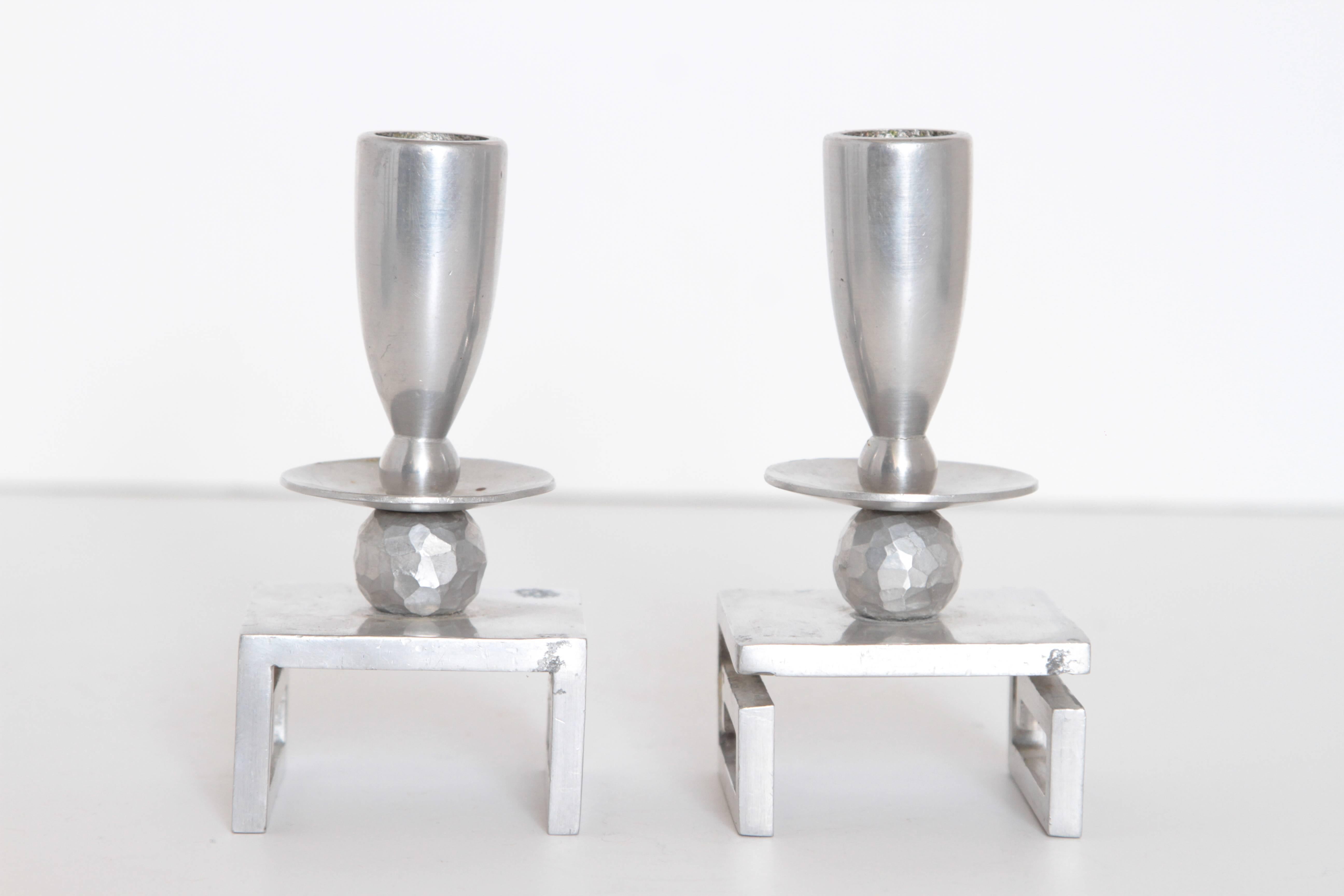 Mid-20th Century Machine Age Hand-Wrought Aluminium Palmer Smith Candlestick Holders, Two Pairs For Sale