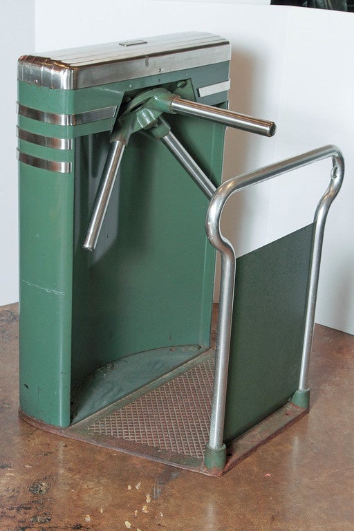 These are very cool. Great Vassos original patented design.
Operates smoothly, obviously built like a tank.
From a Texas amusement park, in very good unrestored condition.
Brushed stainless steel and enameled steel, with cast steel or iron