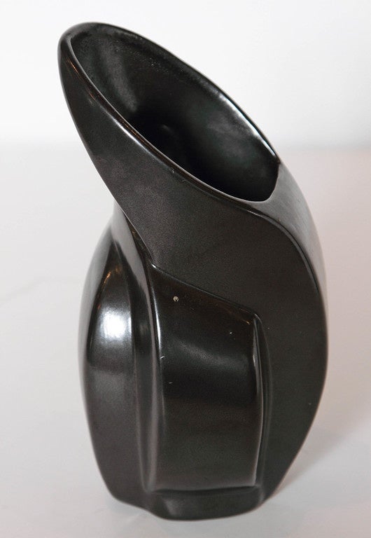 Modernist Biomorphic or Cubist Vase by Belle Kogan for Red Wing In Good Condition In Dallas, TX