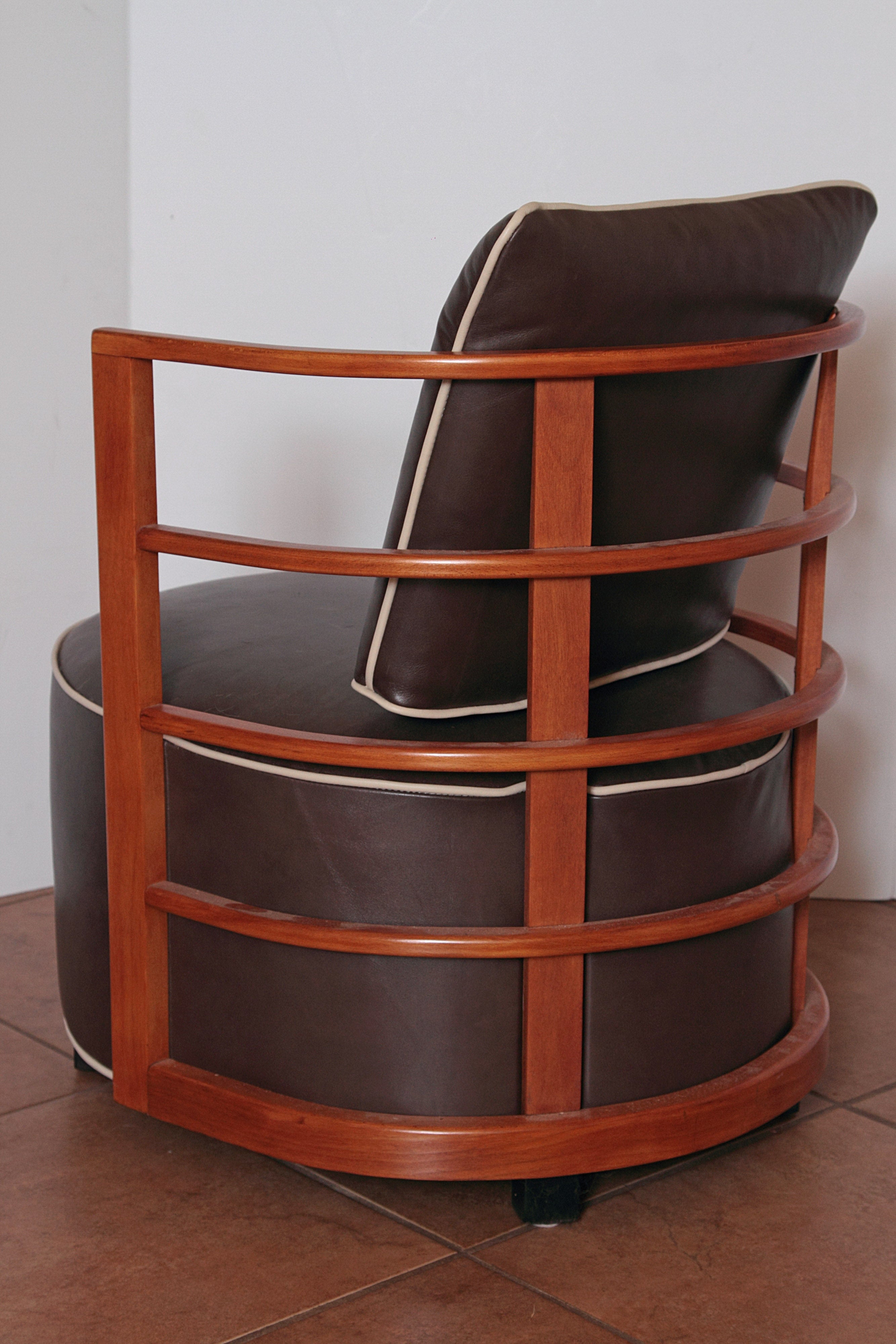 Iconic Art Deco Machine Age Gilbert Rohde Herman Miller Bentwood Chair No. 3451 In Good Condition In Dallas, TX
