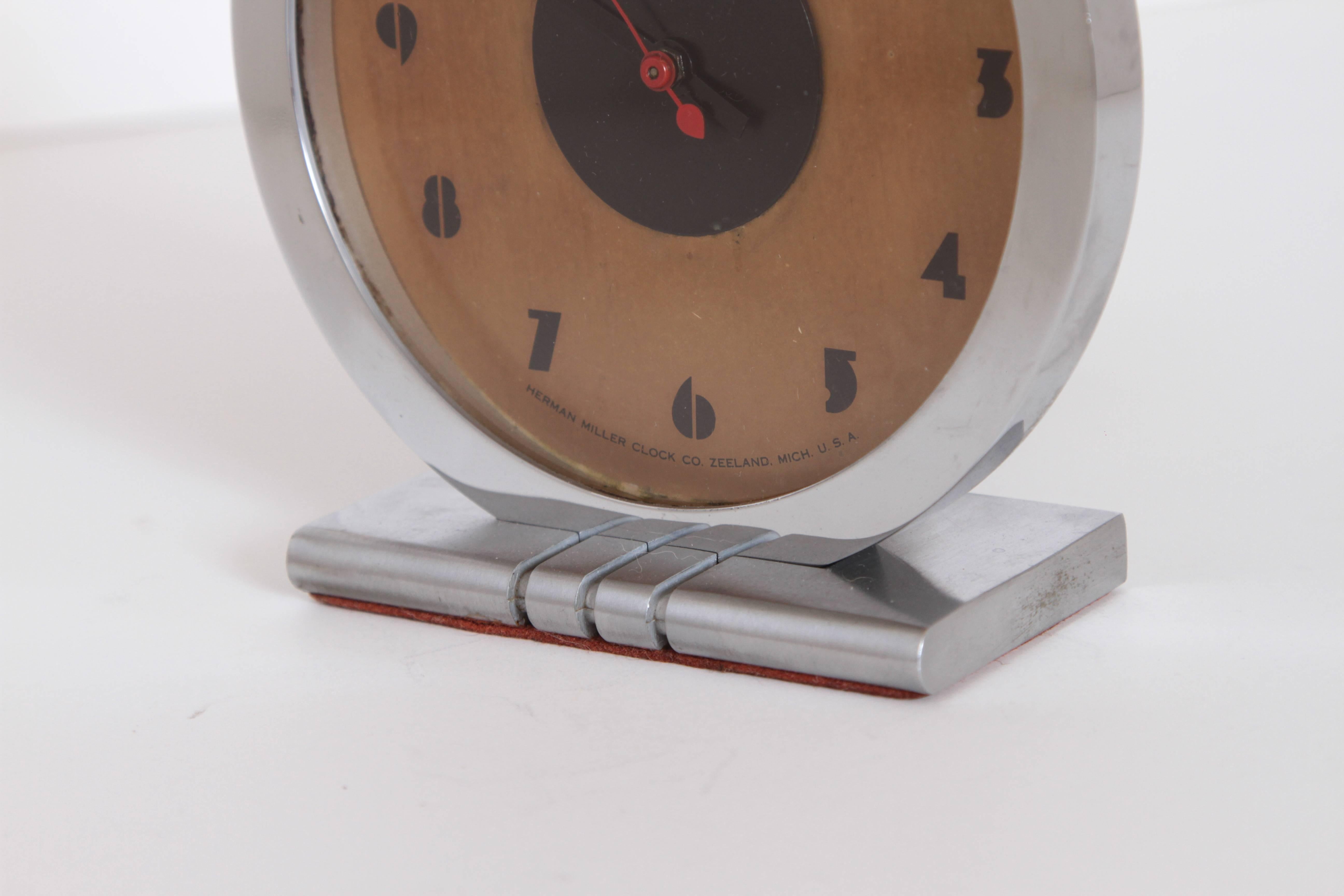 Machine Age Art Deco Gilbert Rohde for Herman Miller Iconic Desk Clock In Good Condition In Dallas, TX