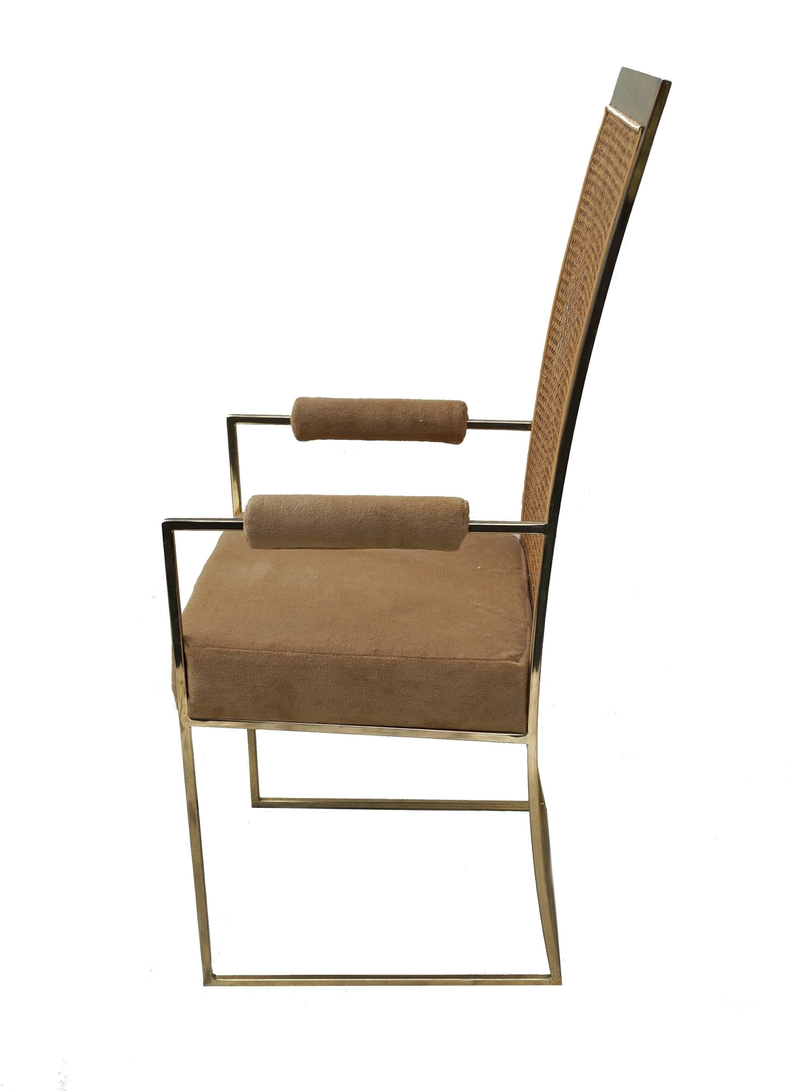 Ein Paar Milo Baughman Armlehnen- oder Esszimmerstühle. Wir haben ein zusätzliches Set von armlosen, passenden Stühlen in unseren anderen Artikeln. 