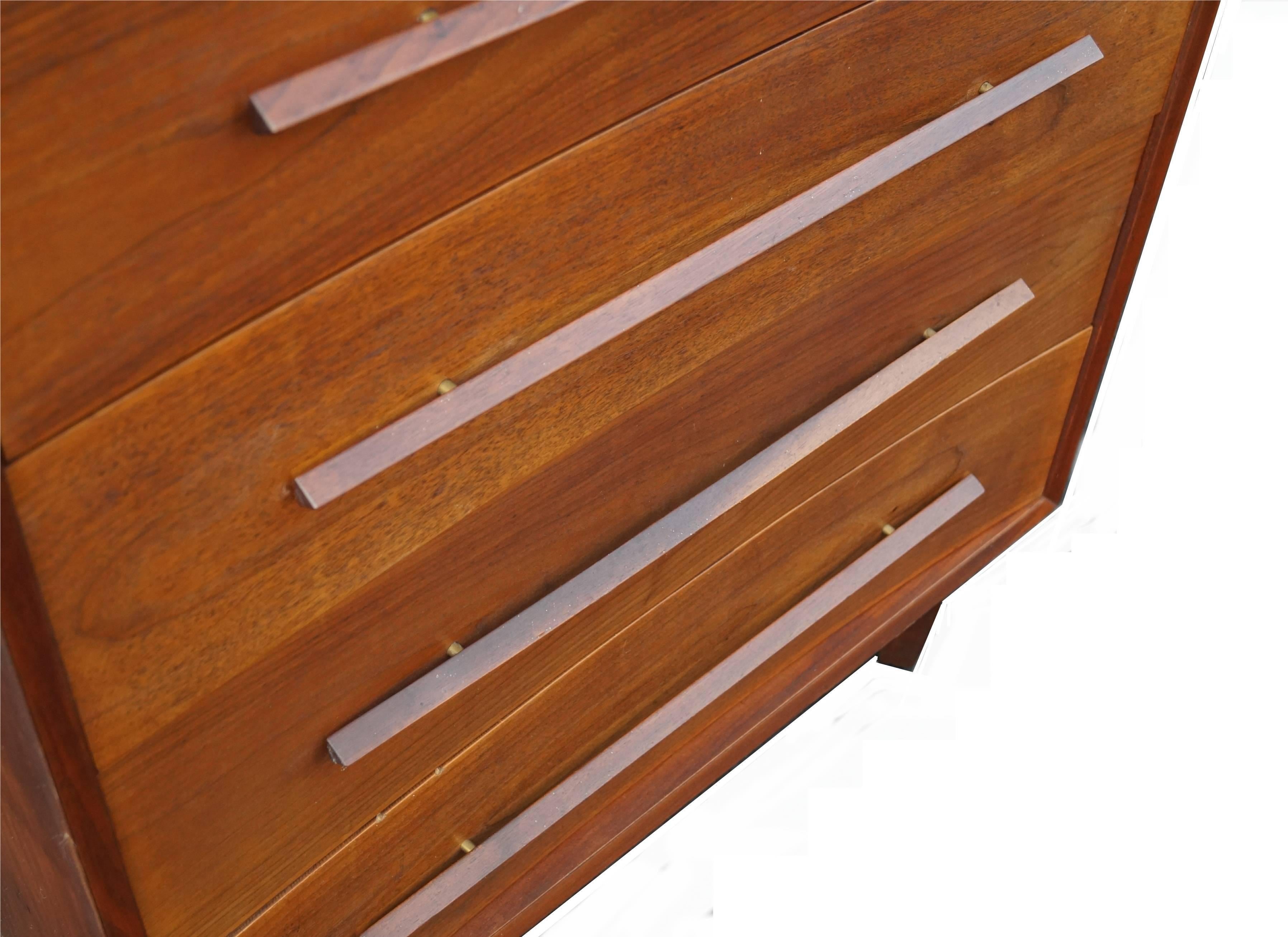 Widdicomb Sculpted Highboy Chest of Drawers Dresser Manner of George Nakashima In Good Condition In Wayne, NJ