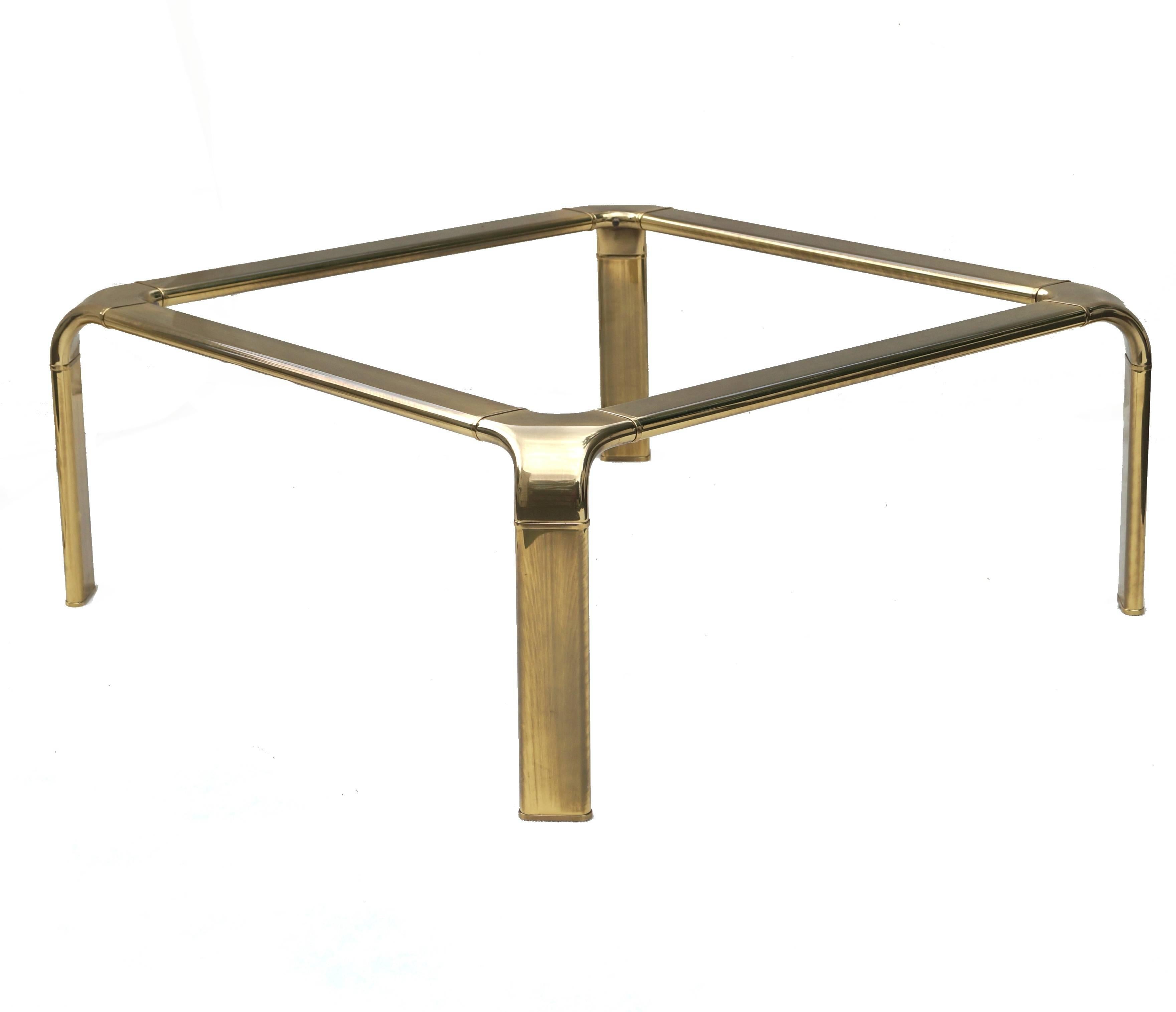 American Mastercraft Modern Hollywood Regency Brass and Glass Coffee Cocktail Table For Sale