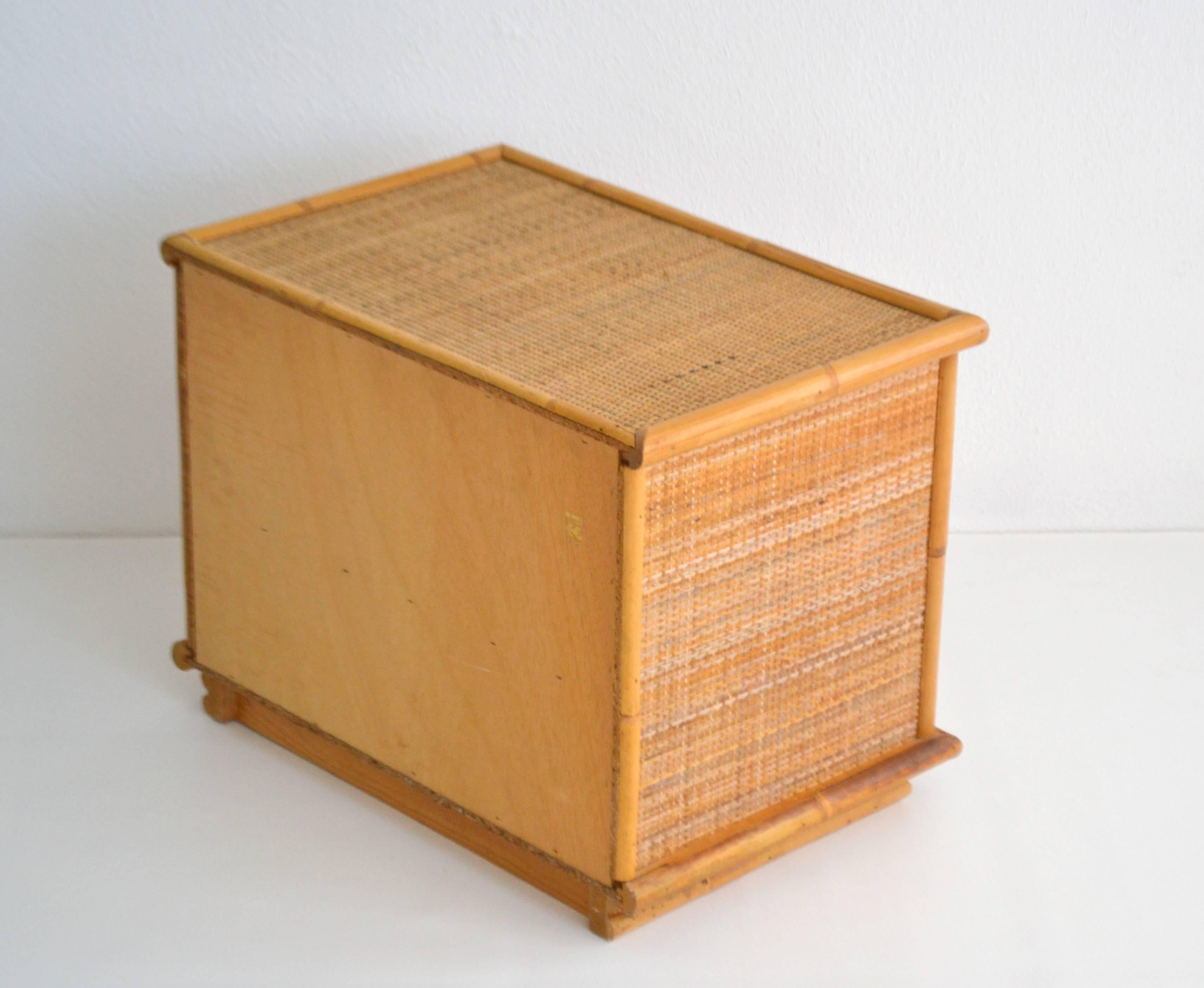 Late 20th Century Pair of Italian Mid-Century Woven Rattan Side Tables or Nightstands