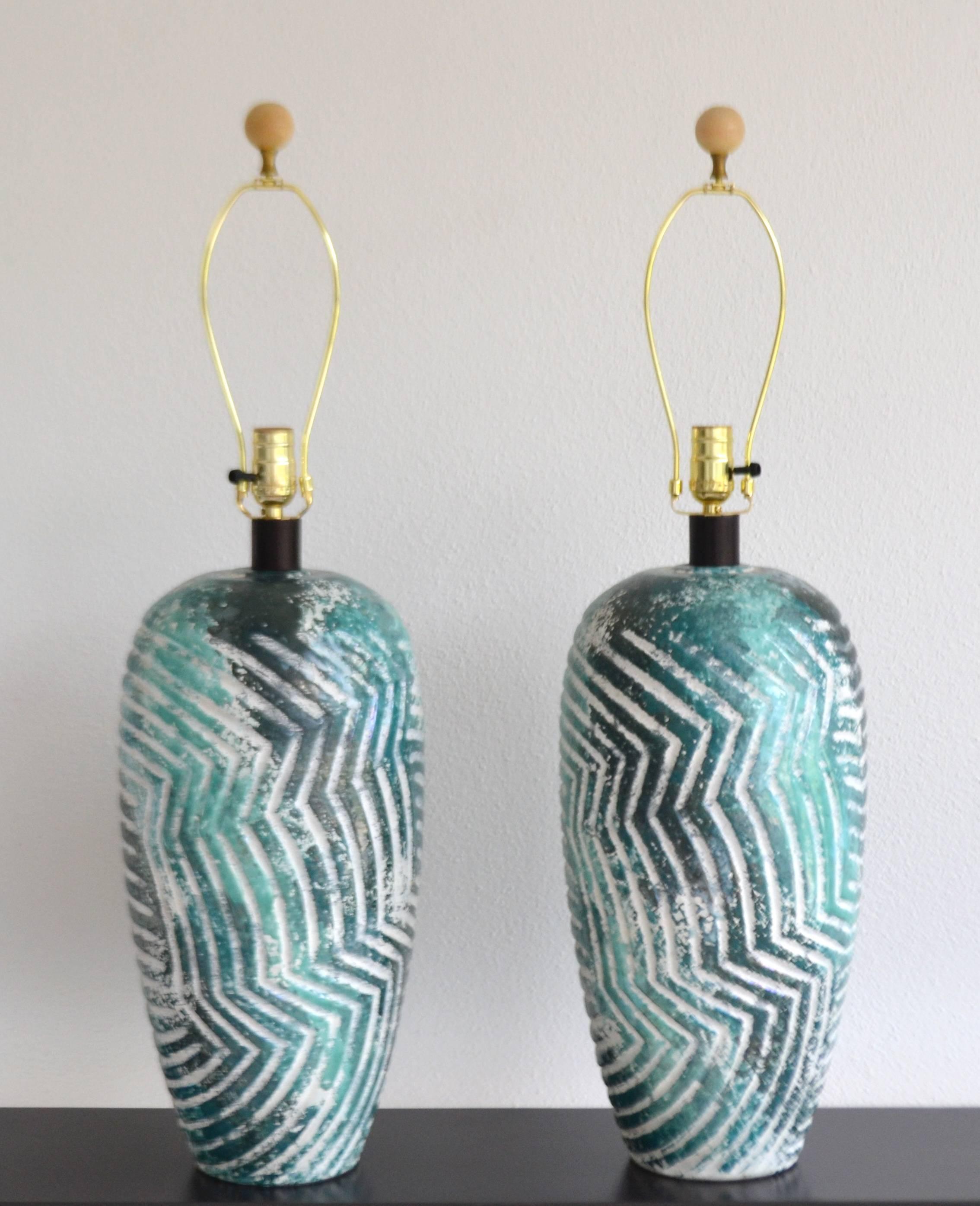 Post-Modern Pair of Graphic Postmodern Ceramic Jar Form Table Lamps For Sale