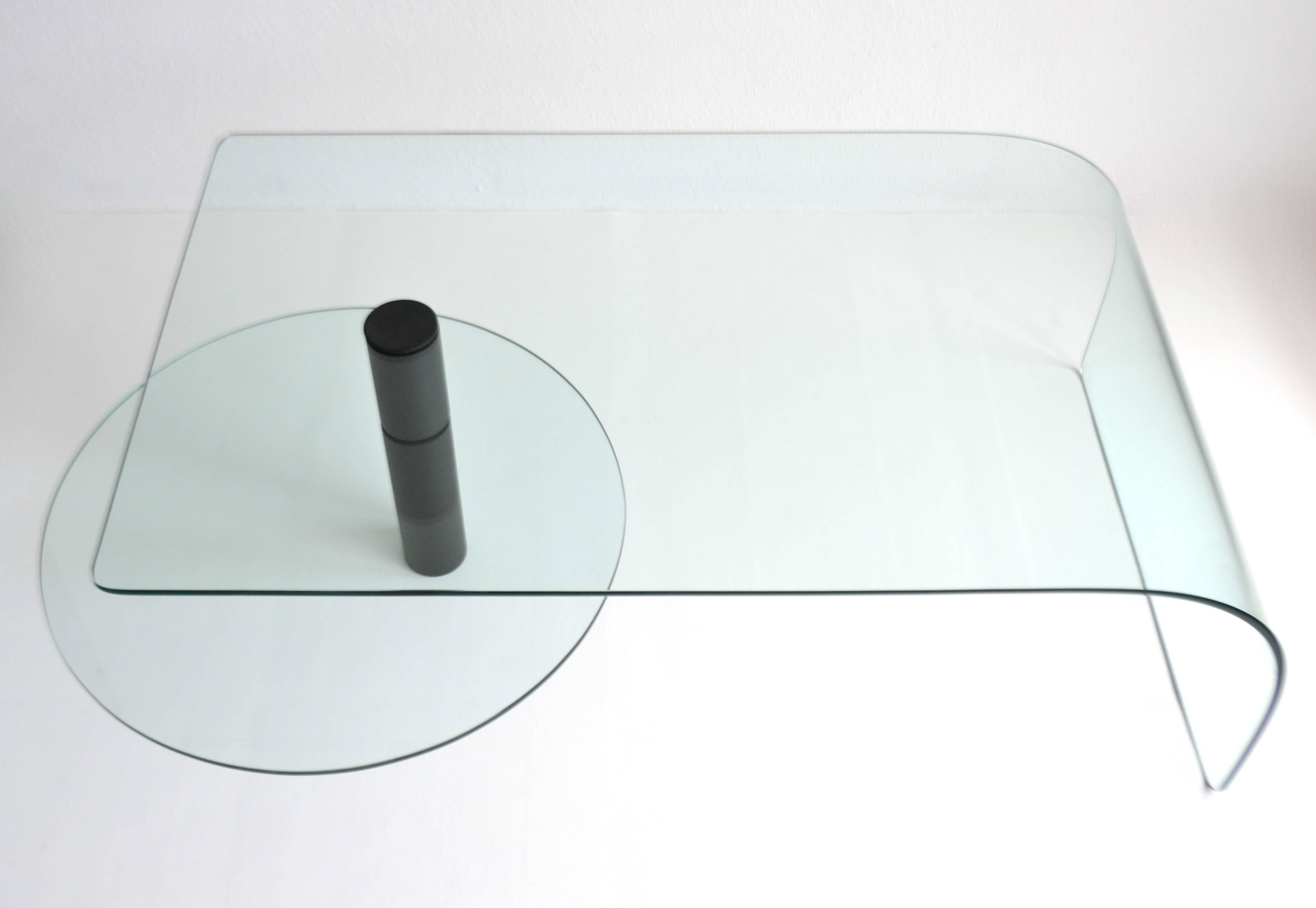 Post-Modern Two-Tier Waterfall Edge Glass Cocktail Table In Excellent Condition In West Palm Beach, FL