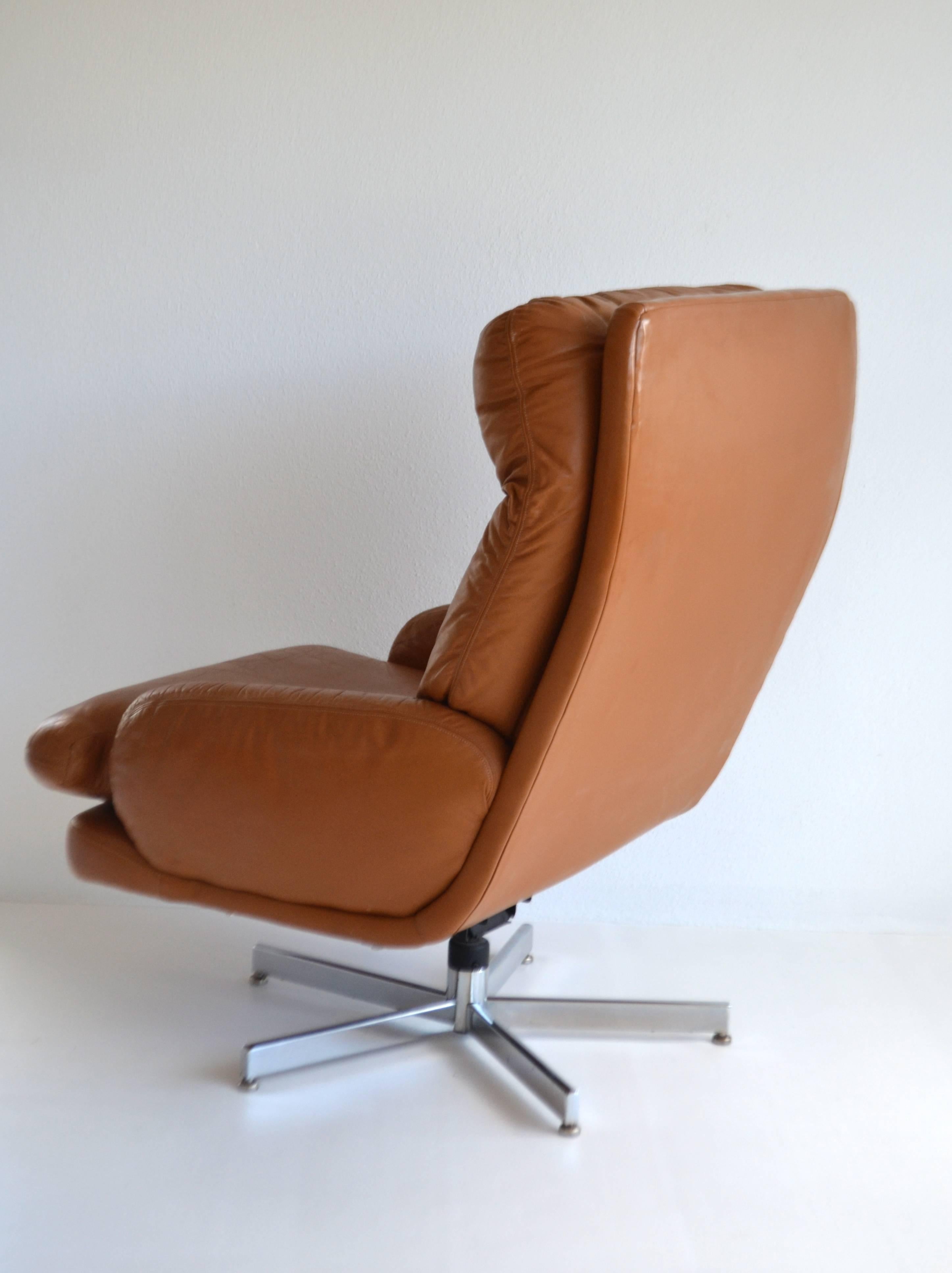 Mid-20th Century Midcentury Leather Lounge Chair and Ottoman For Sale