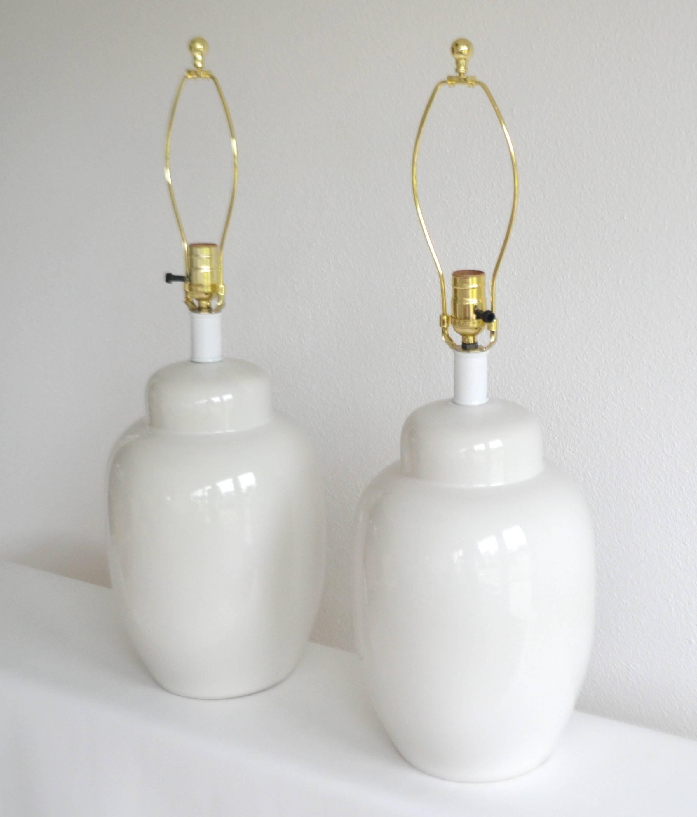 American Pair of Midcentury Blanc de Chine Ginger Jar Form Table Lamps For Sale