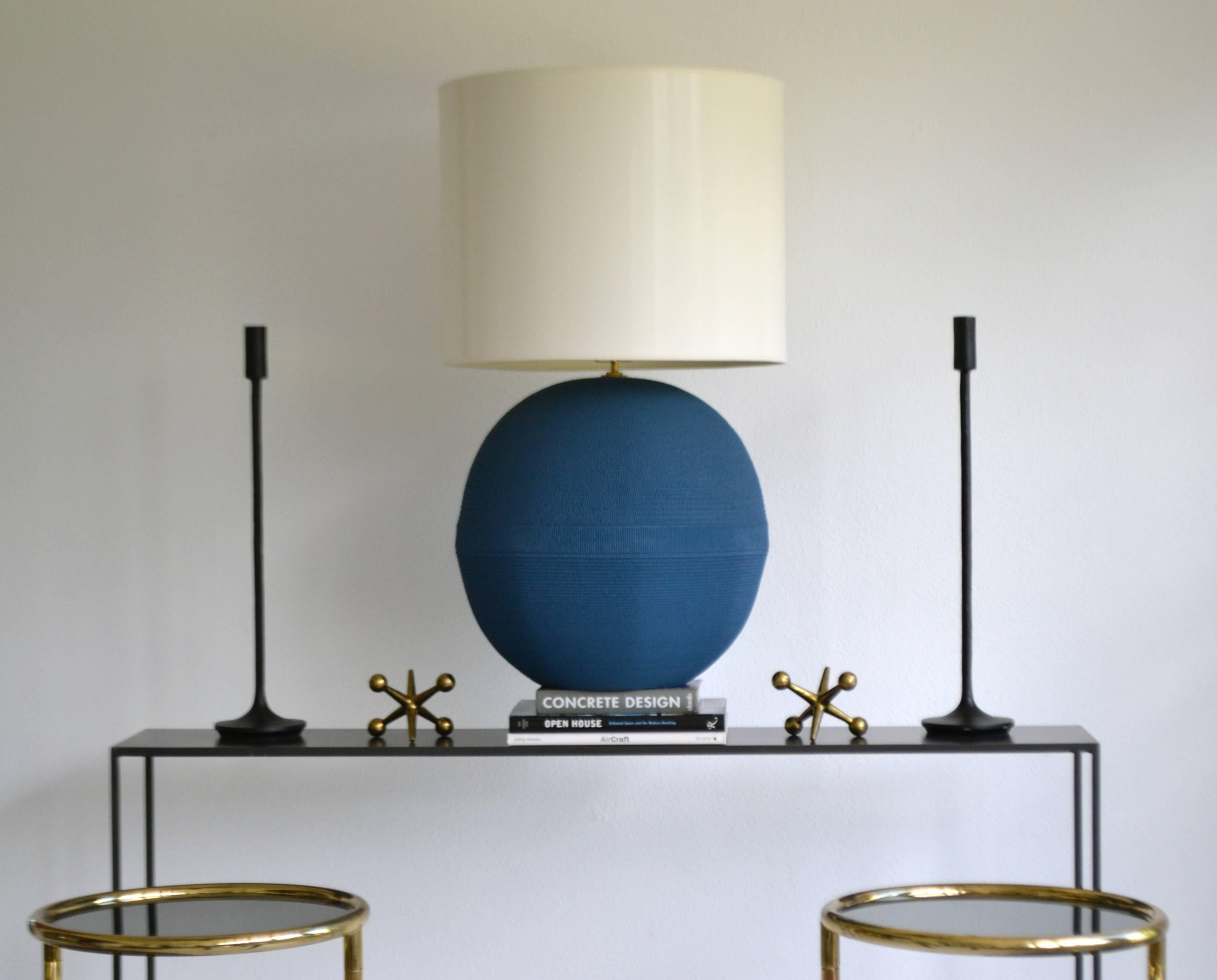 Postmodern Ball Form Table Lamp In Good Condition For Sale In West Palm Beach, FL