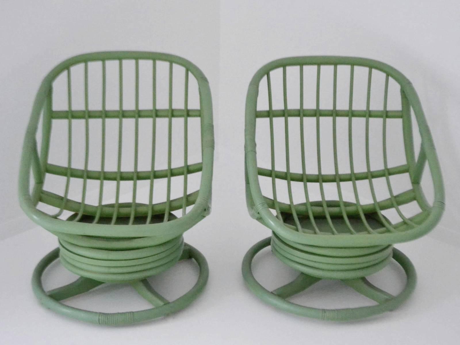 Pair of Midcentury Bent Bamboo Club Chairs In Good Condition For Sale In West Palm Beach, FL