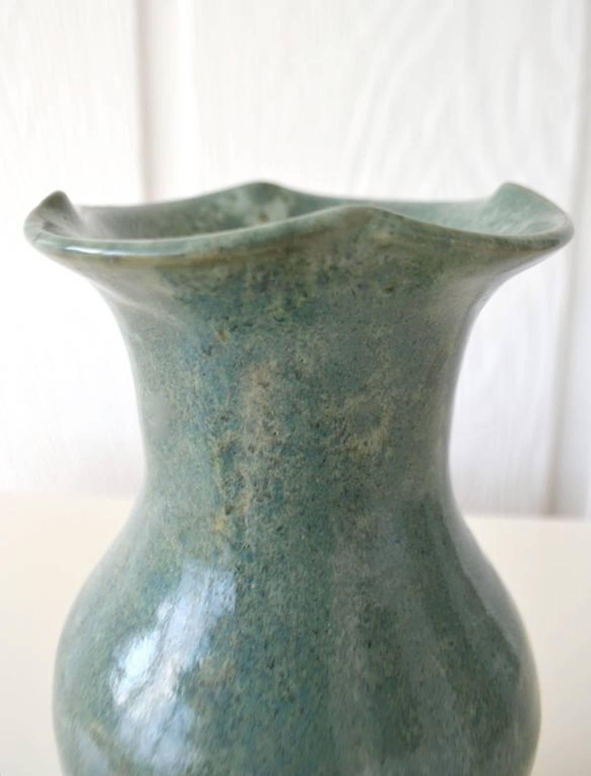 Mid-Century Hand Thrown Ceramic Organic Form Vase In Good Condition For Sale In West Palm Beach, FL