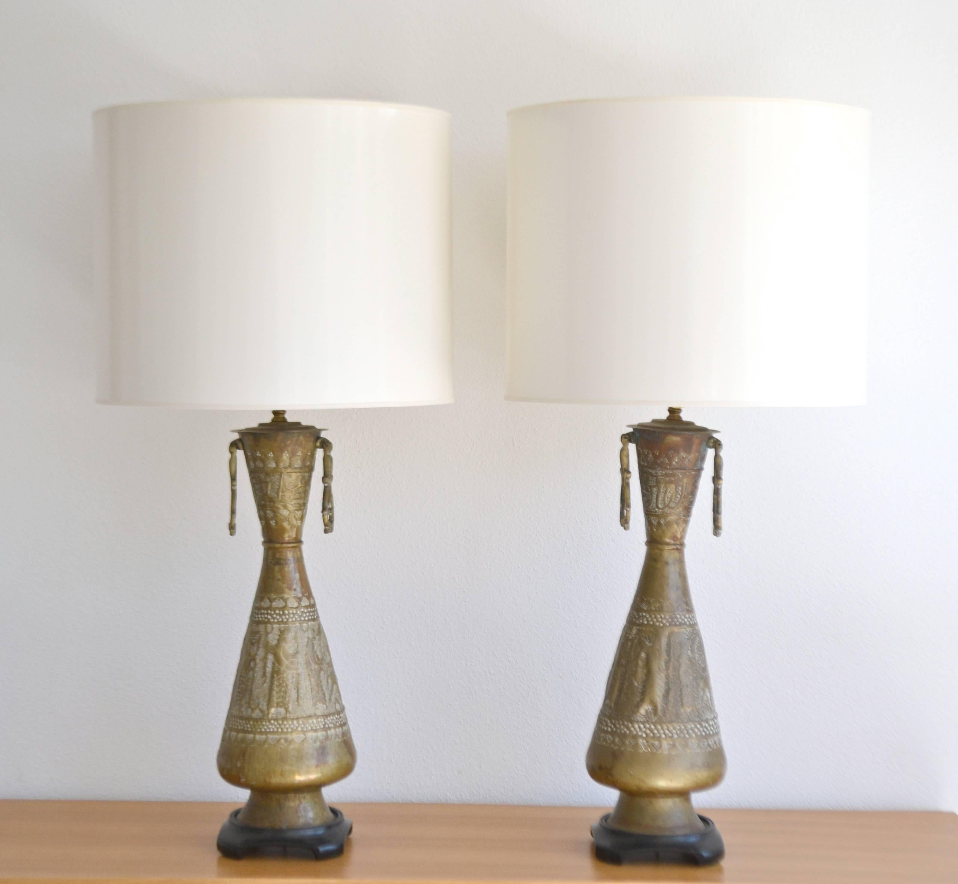 Metal Pair of Mid-Century Brass Table Lamps For Sale