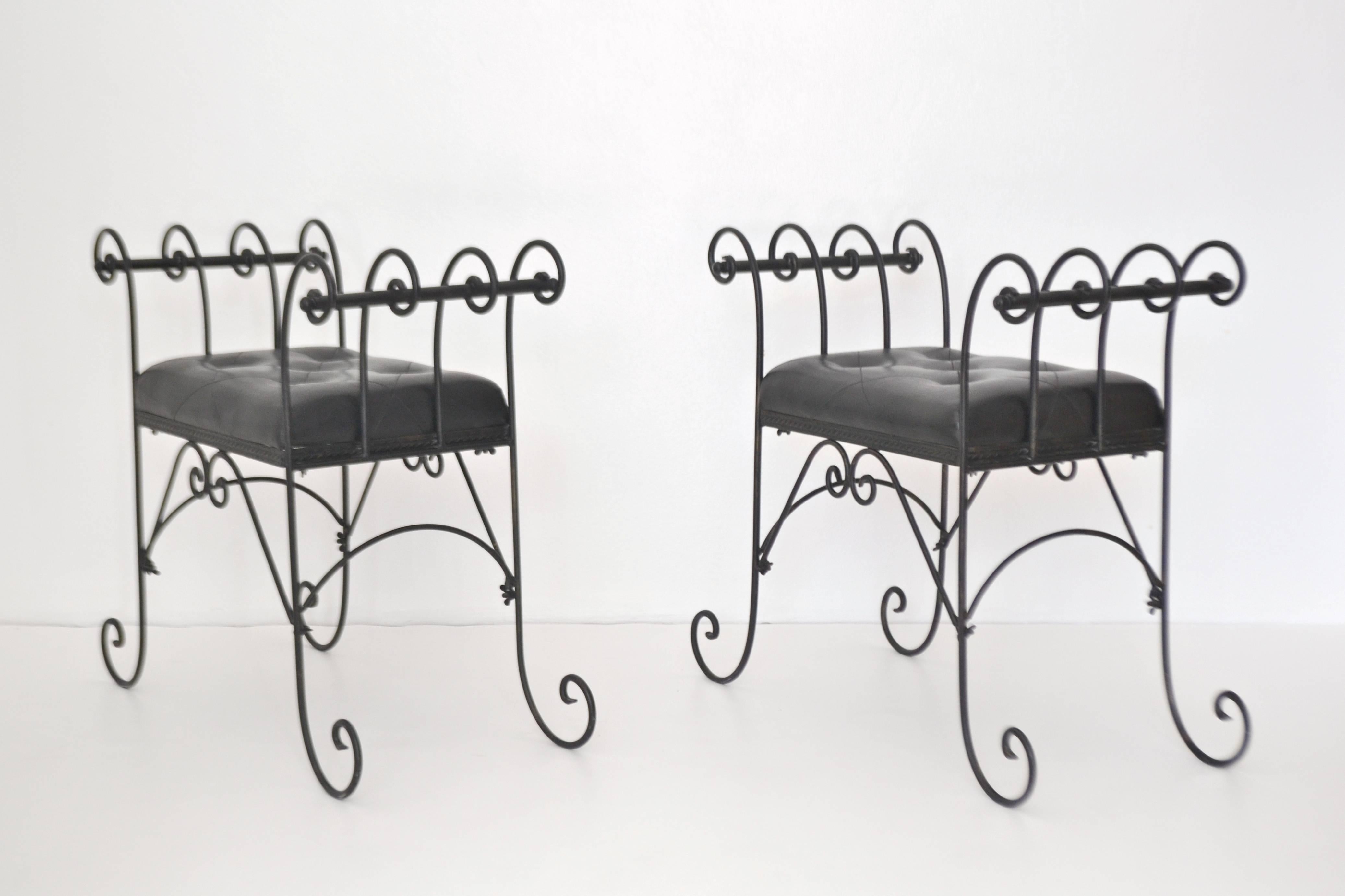 Pair of Midcentury Wrought Iron Tufted Leather Benches In Good Condition For Sale In West Palm Beach, FL