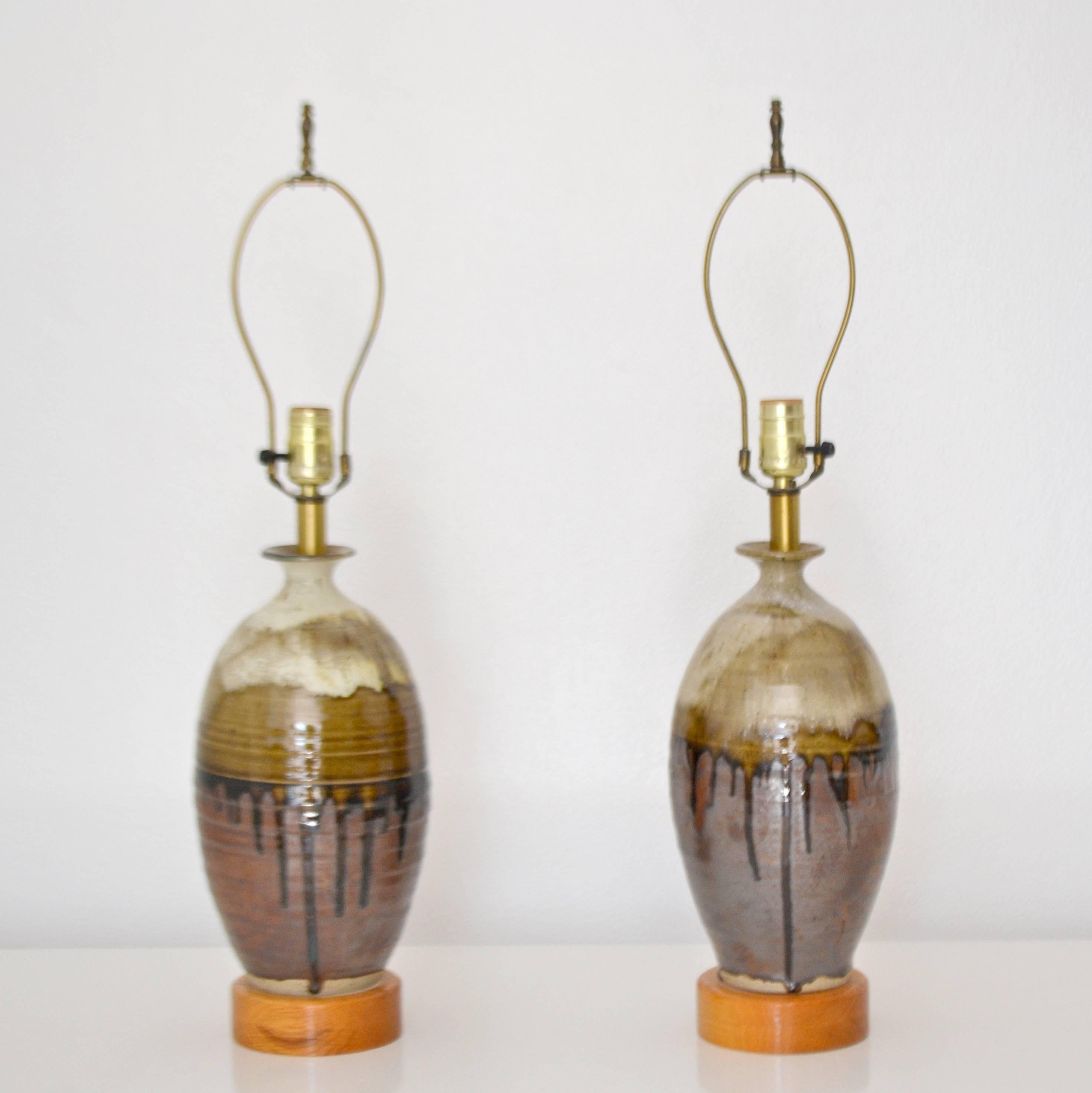 Mid-Century Modern Pair of Midcentury Jar Form Ceramic Table Lamps For Sale