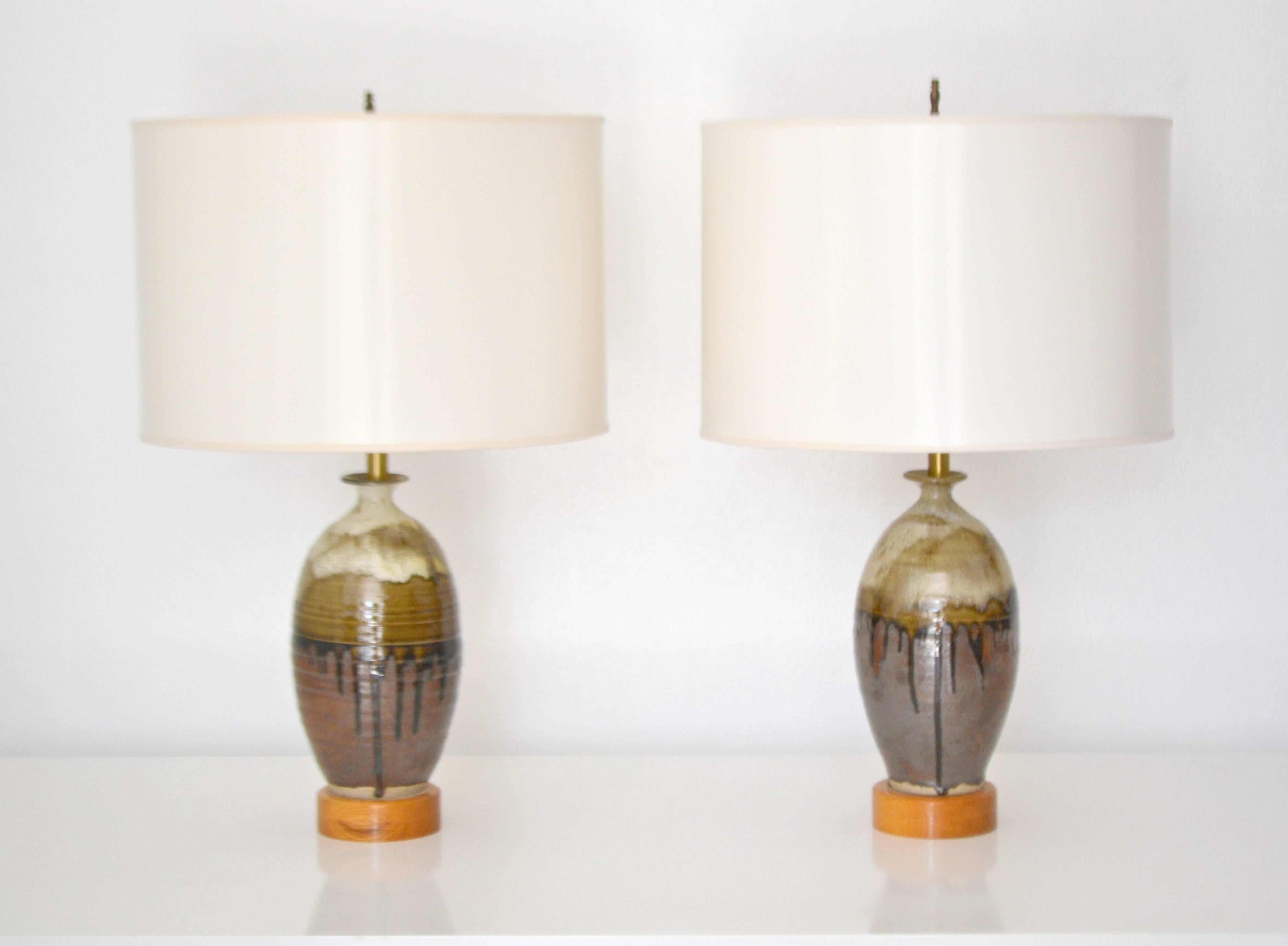 Brass Pair of Midcentury Jar Form Ceramic Table Lamps For Sale