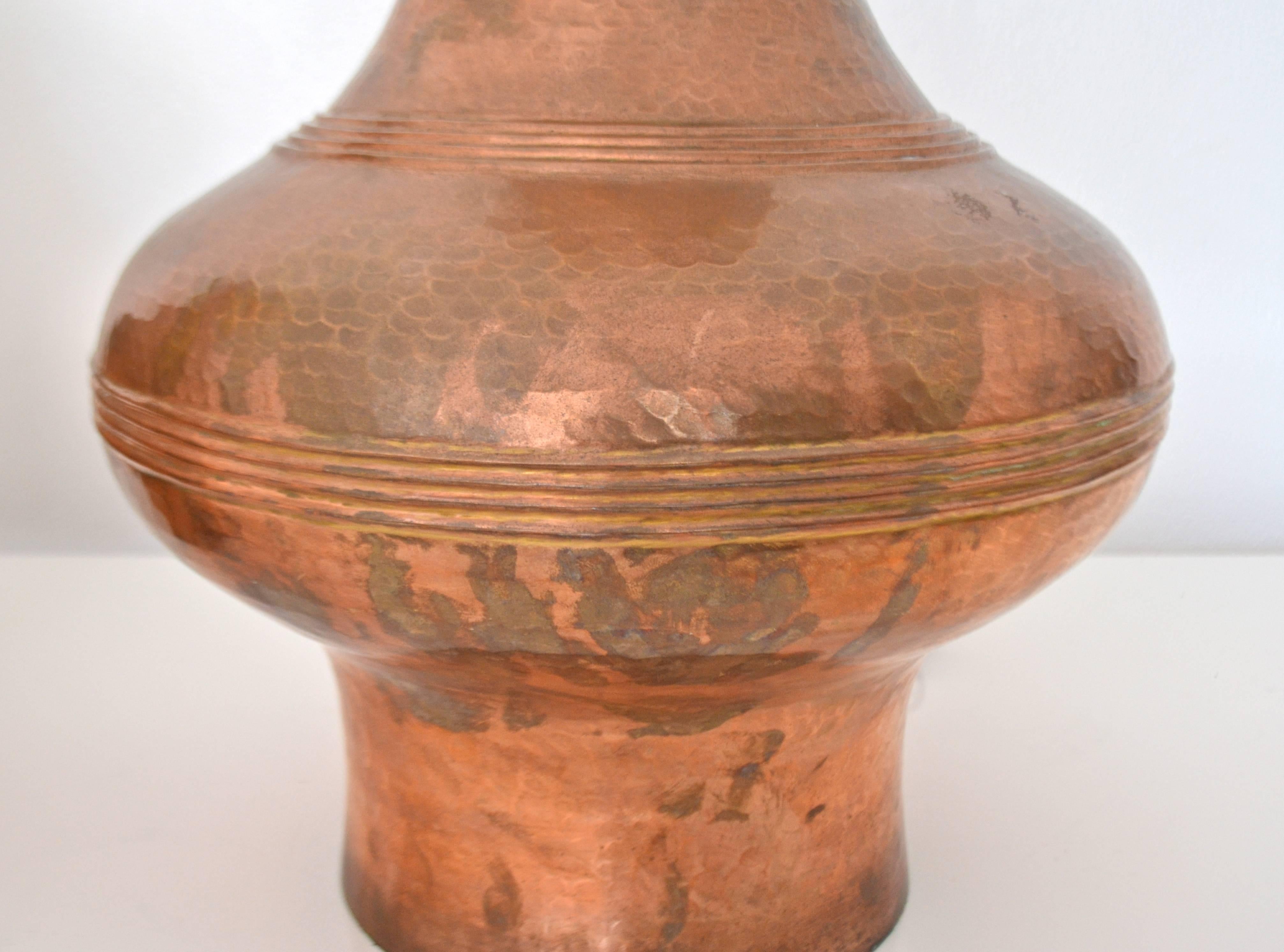 Post-Modern Pair of Hammered Copper Table Lamps For Sale