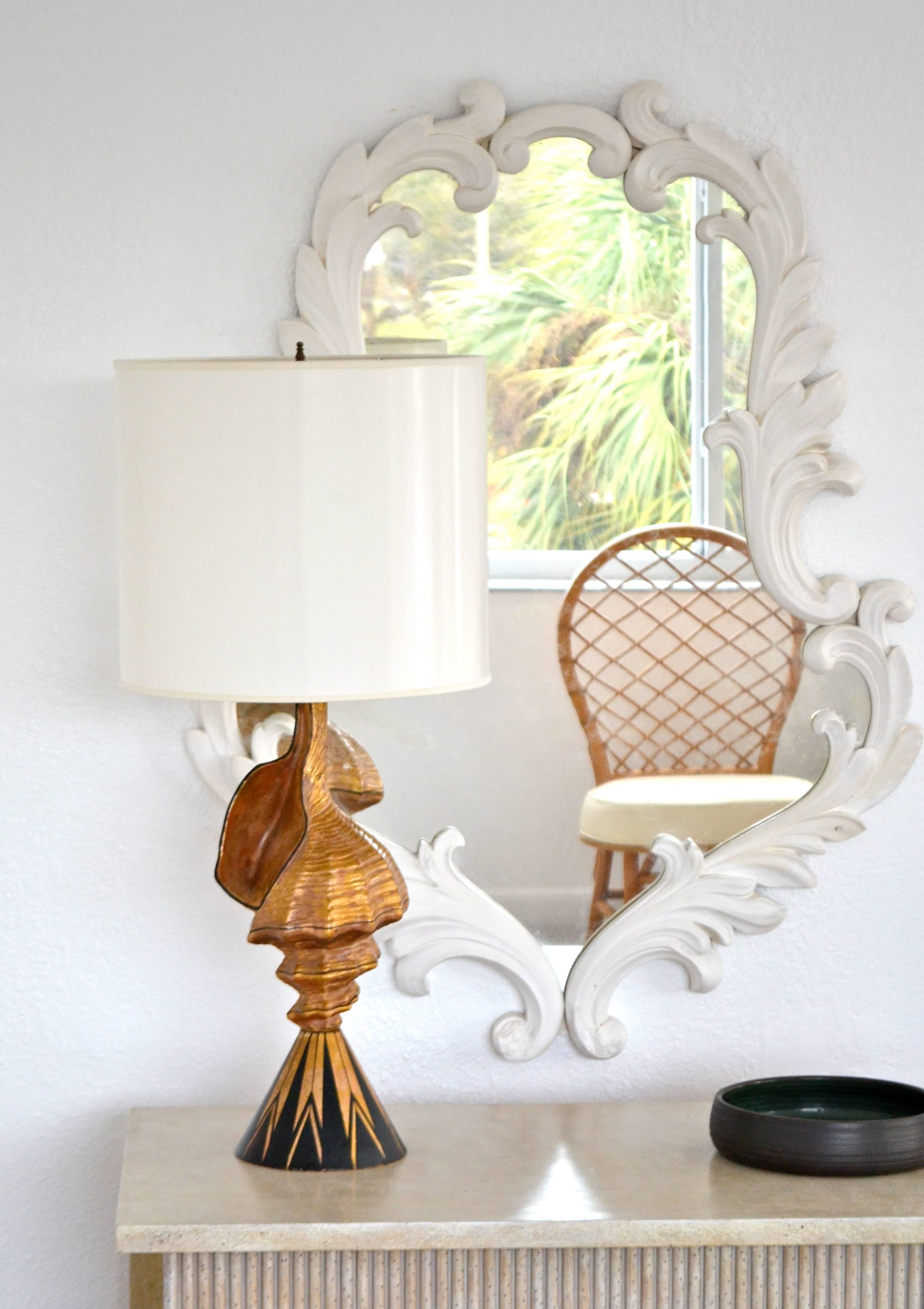Hollywood Regency White Gessoed Carved Oak Wall Mirror im Angebot 3