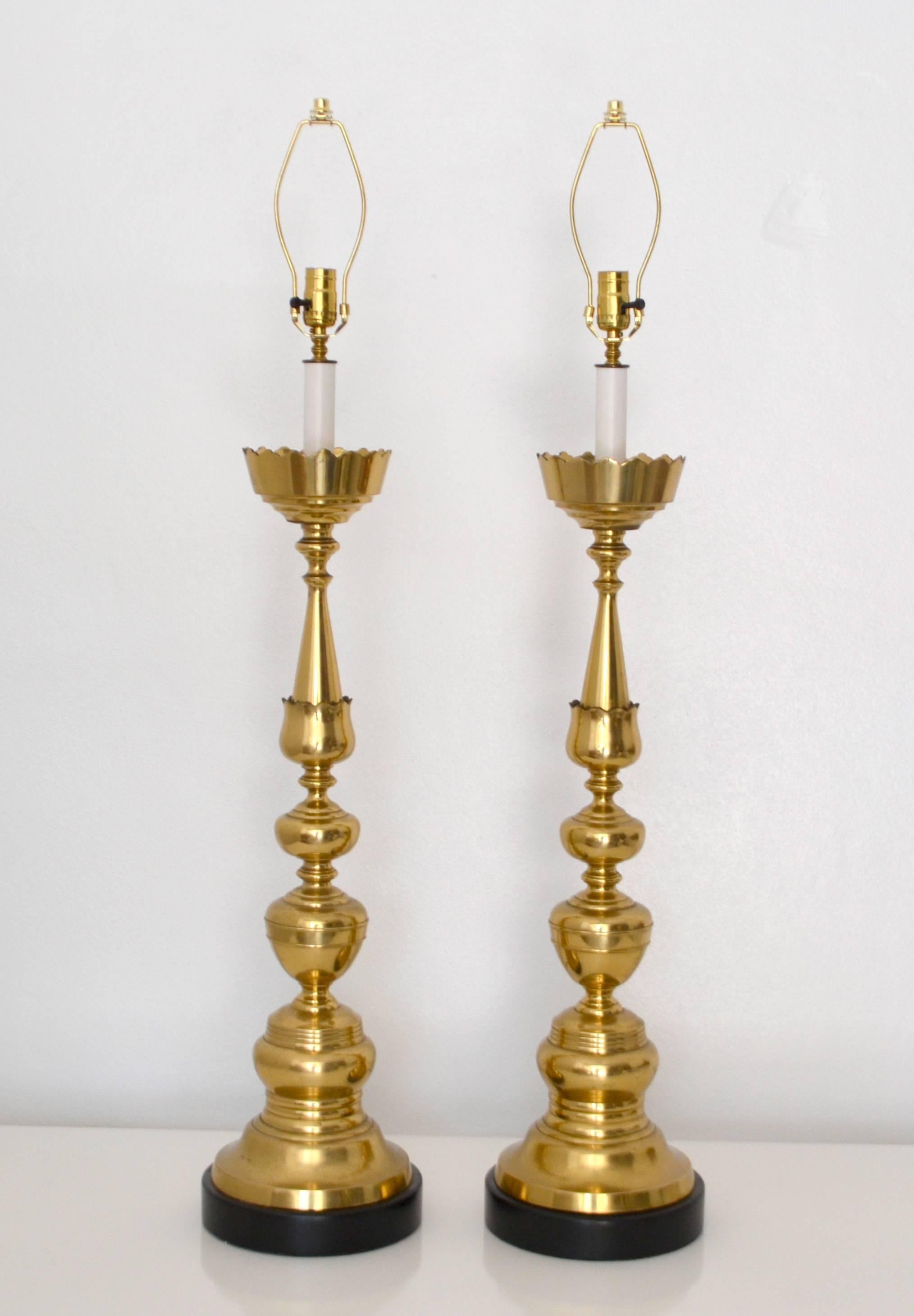 Mid-Century Modern Pair of Italian Mid-Century Turned Brass Candlestick Table Lamps For Sale