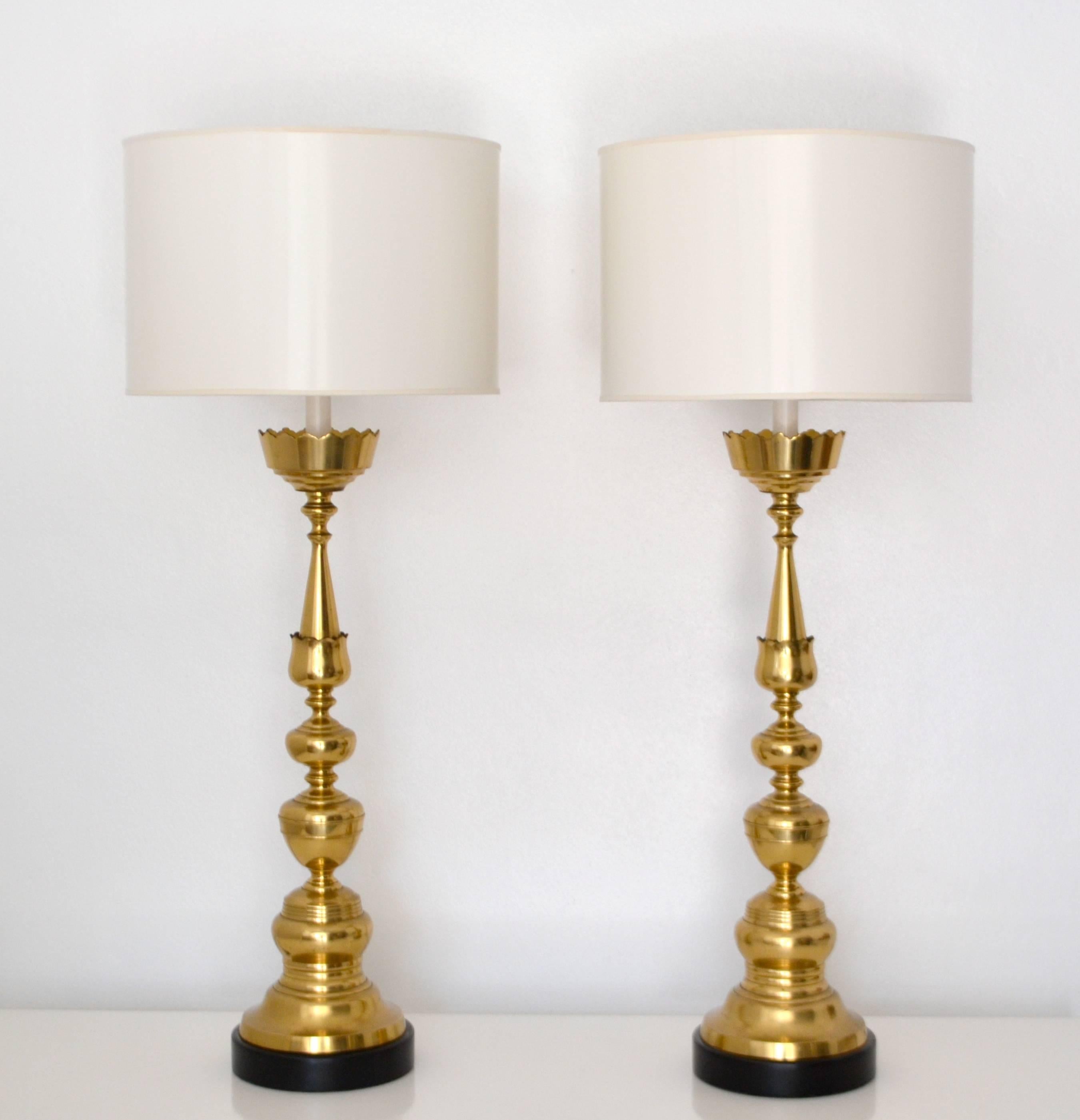 Pair of Italian Mid-Century Turned Brass Candlestick Table Lamps For Sale 3