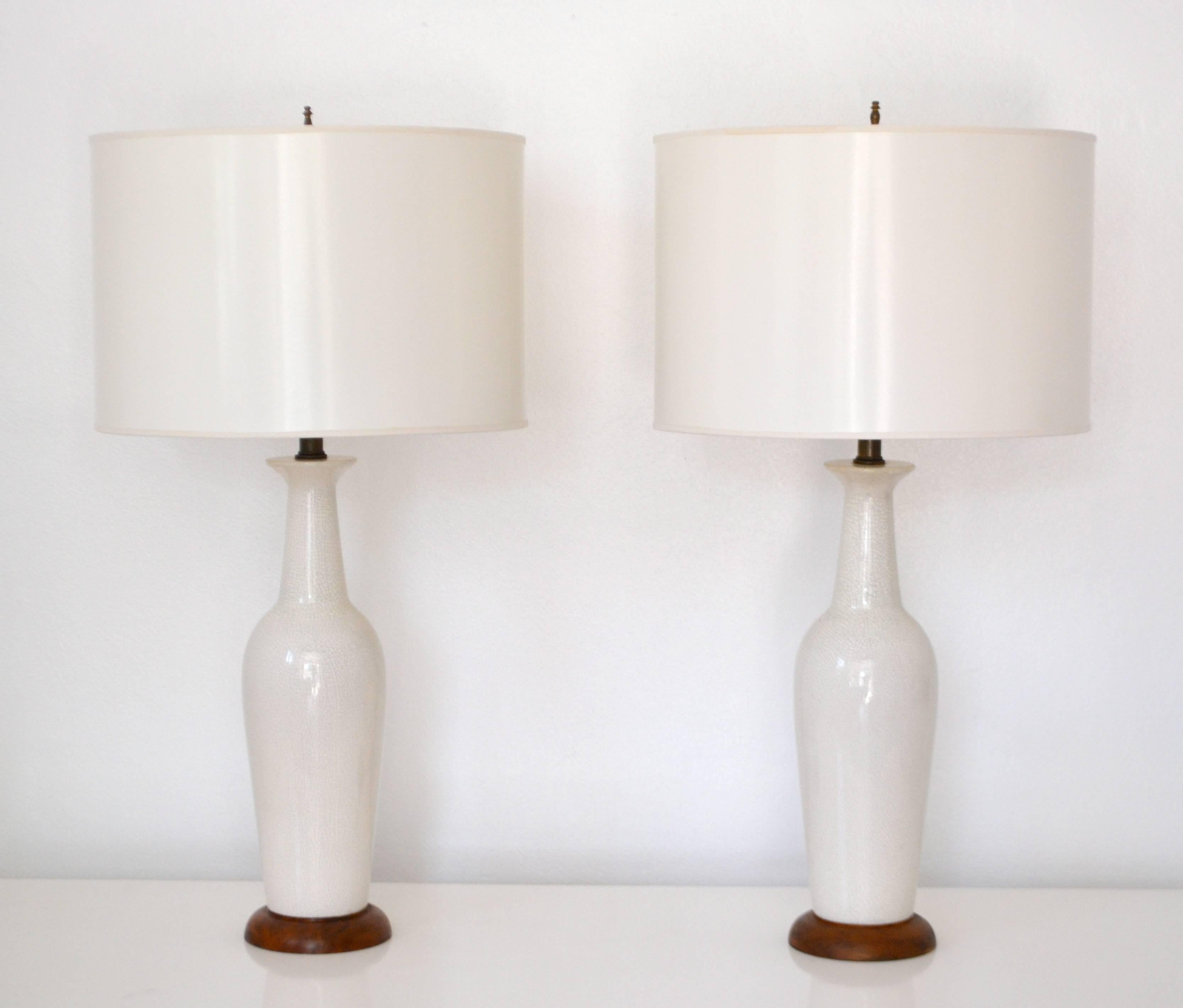 Pair of Midcentury Crackle Glazed Ceramic Bottle Form Table Lamps For Sale 1