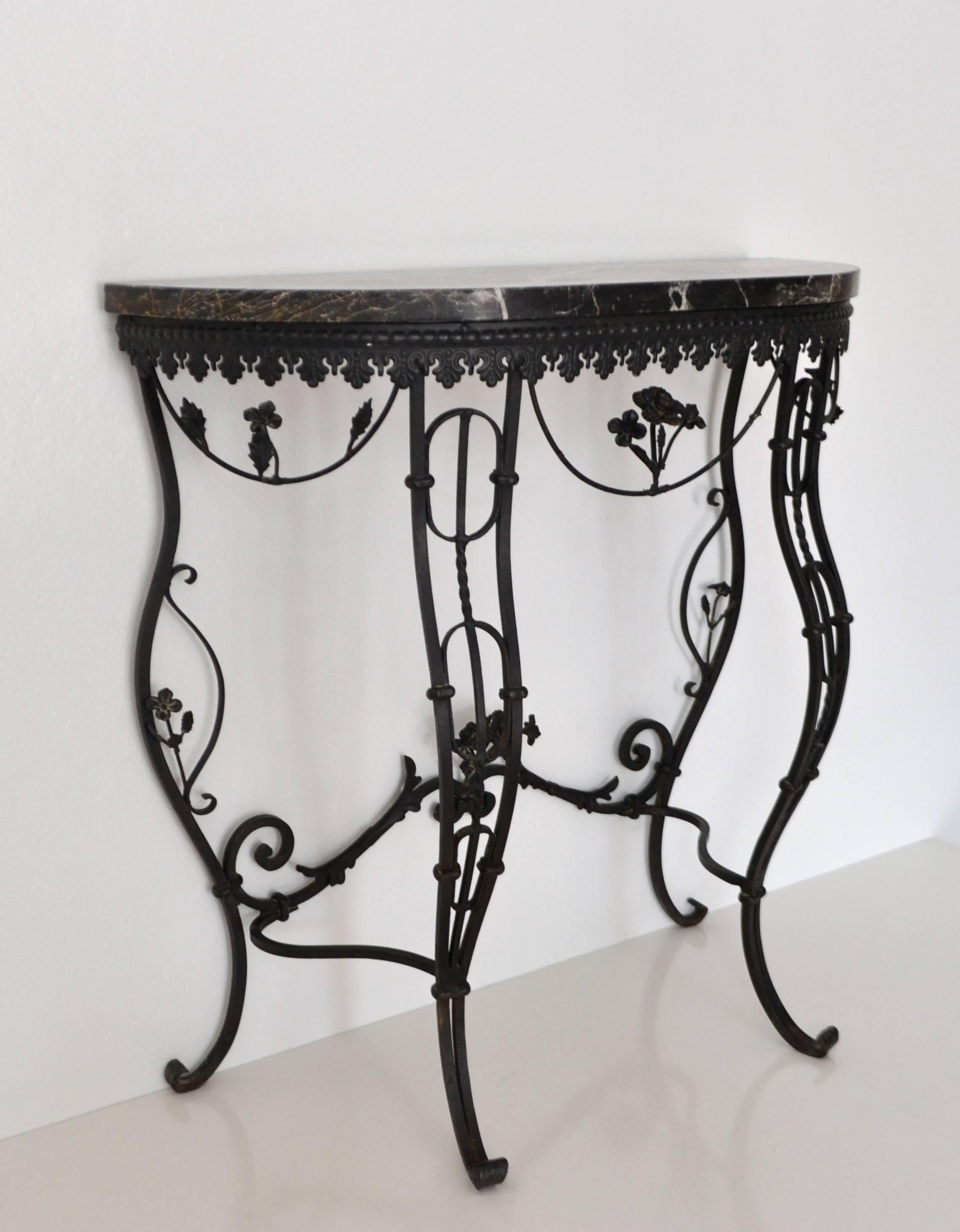Hollywood Regency Style Italian Wrought Iron Console Table with Marble Top In Good Condition For Sale In West Palm Beach, FL