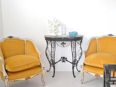 Midcentury Textured Glass Vase by Timo Sarpaneva