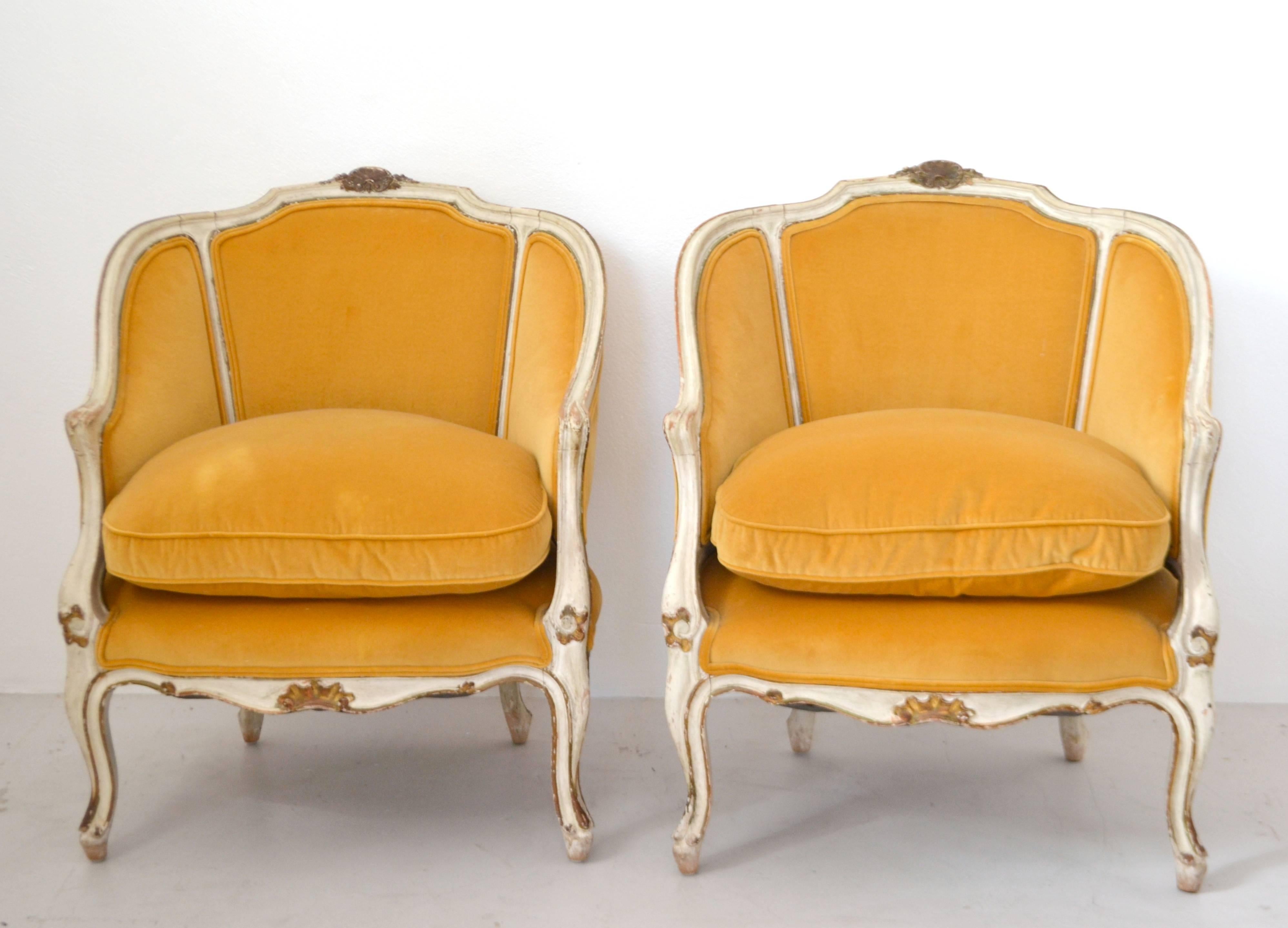Pair of French Louis XV Style Bergere Chairs 3