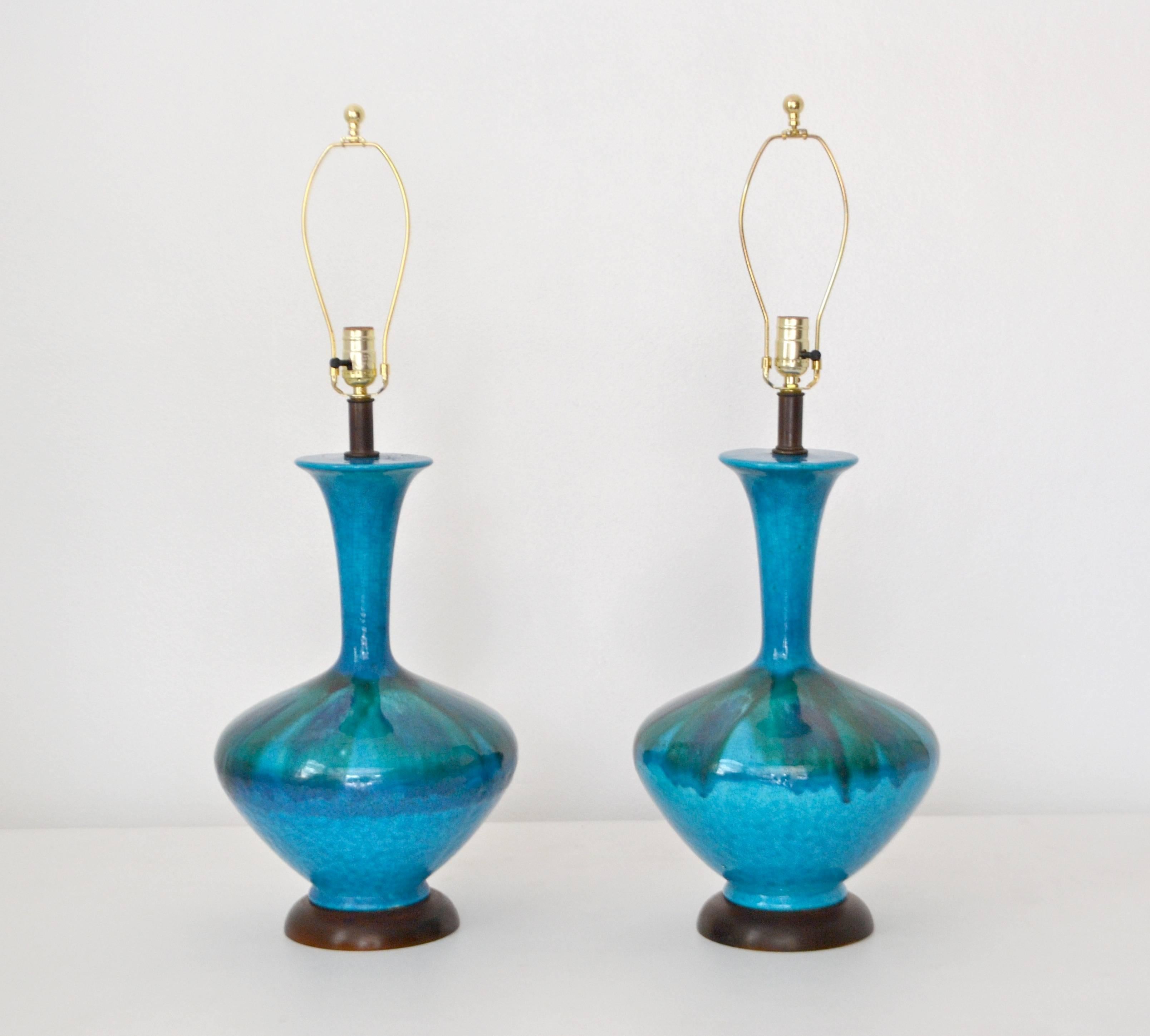 Mid-Century Modern Pair of Mid-Century Blue Green Crackle Glazed Ceramic Jar Form Table Lamps For Sale
