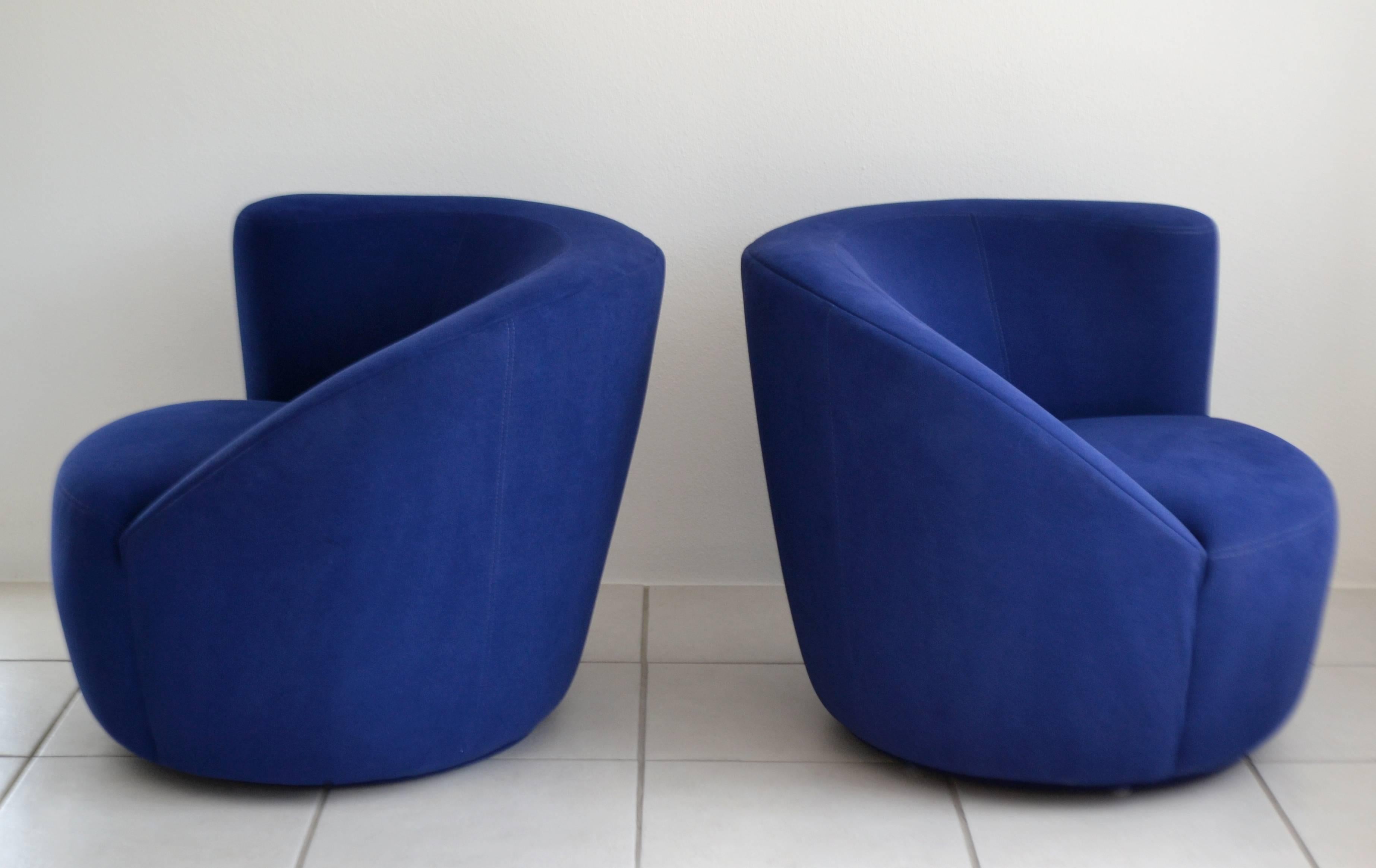 Pair of Nautilus Lounge Chairs by Vladimir Kagan In Excellent Condition In West Palm Beach, FL