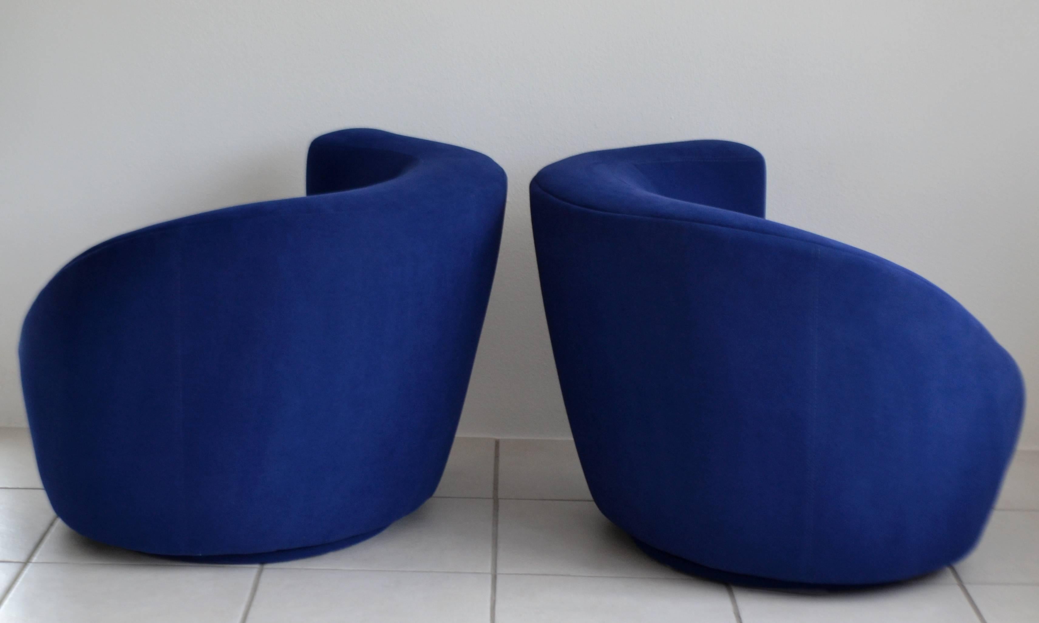 Late 20th Century Pair of Nautilus Lounge Chairs by Vladimir Kagan