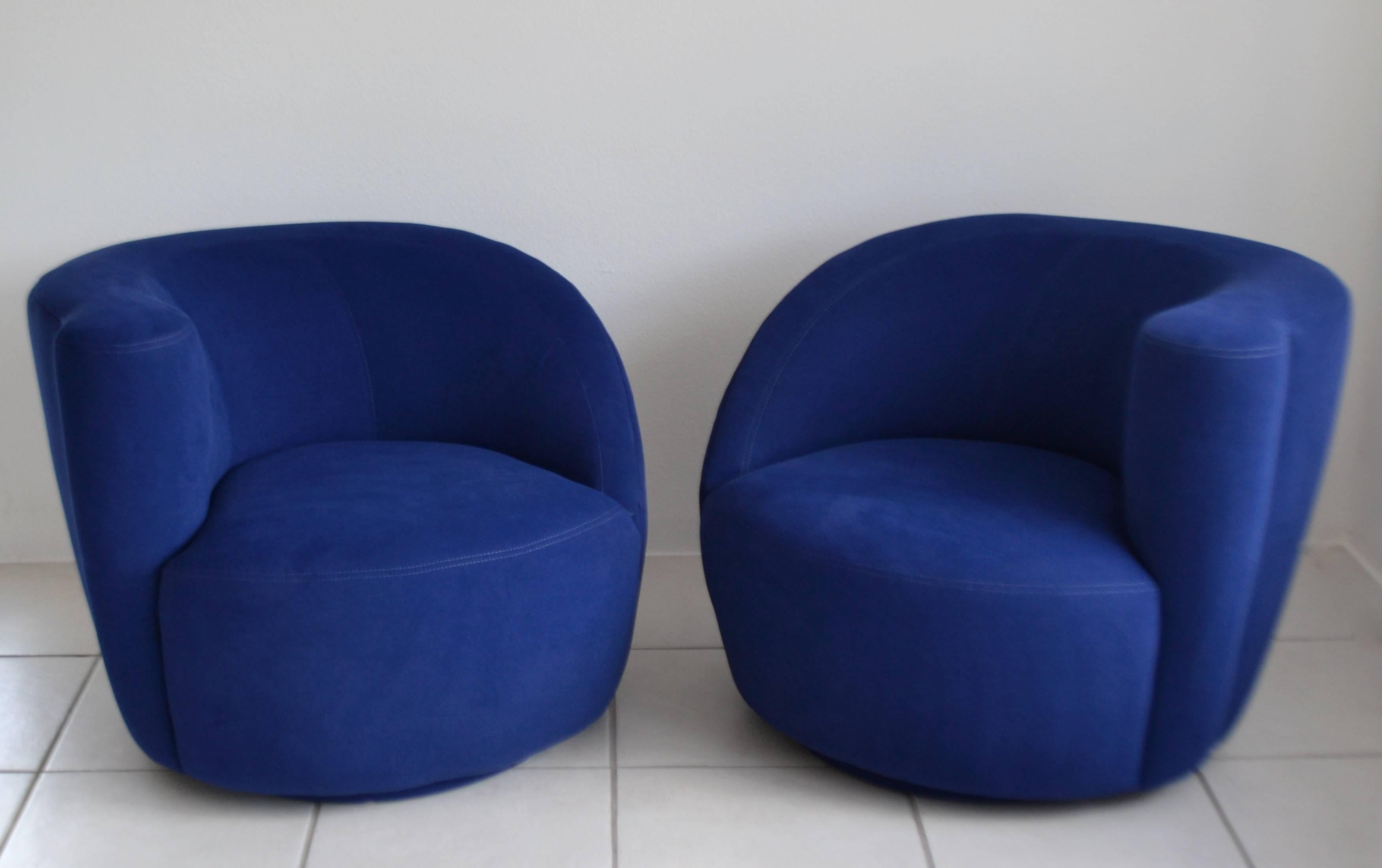 Pair of Nautilus Lounge Chairs by Vladimir Kagan 2
