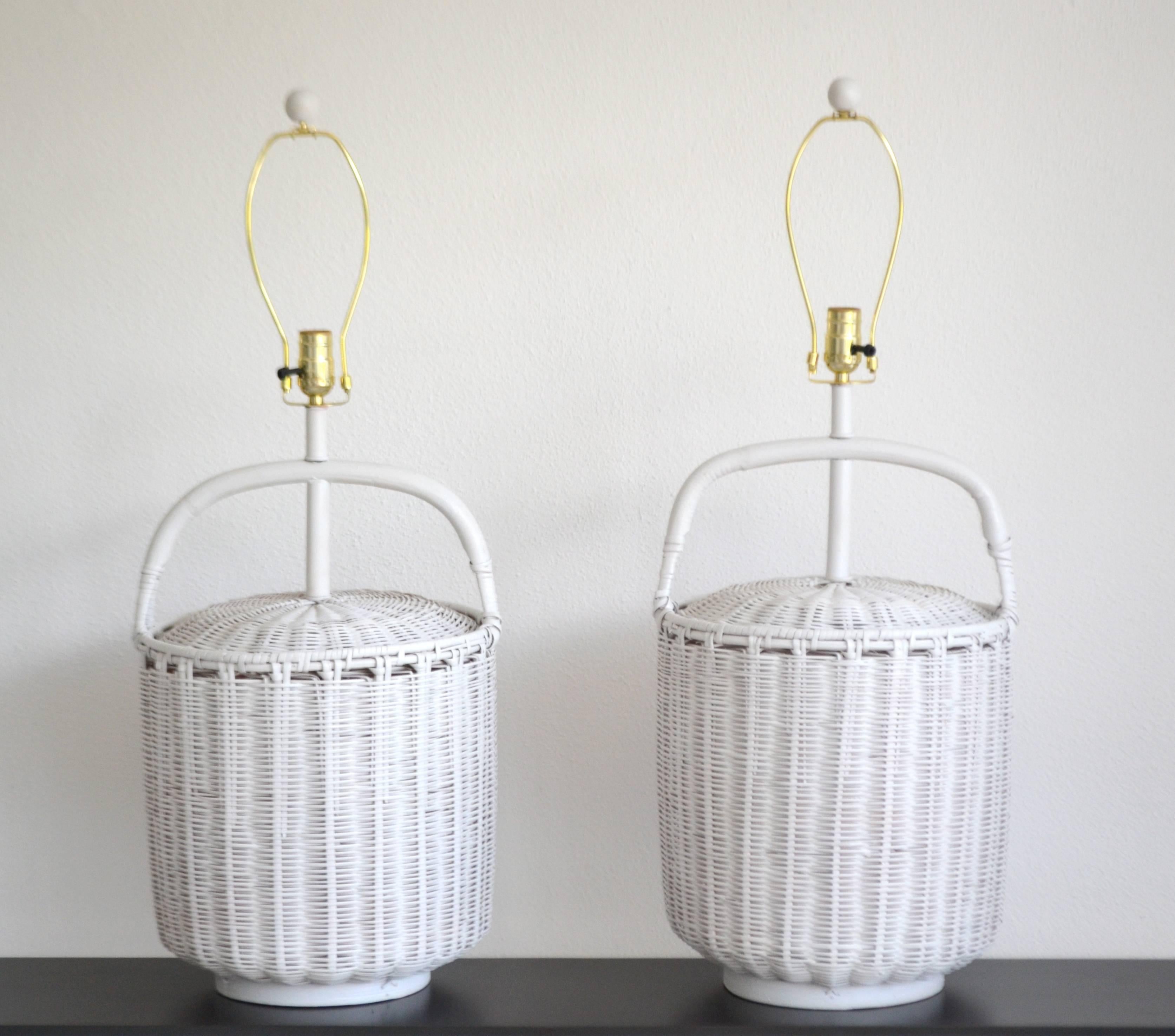 Mid-Century Modern Pair of Midcentury Woven Reed Basket Form Table Lamps For Sale