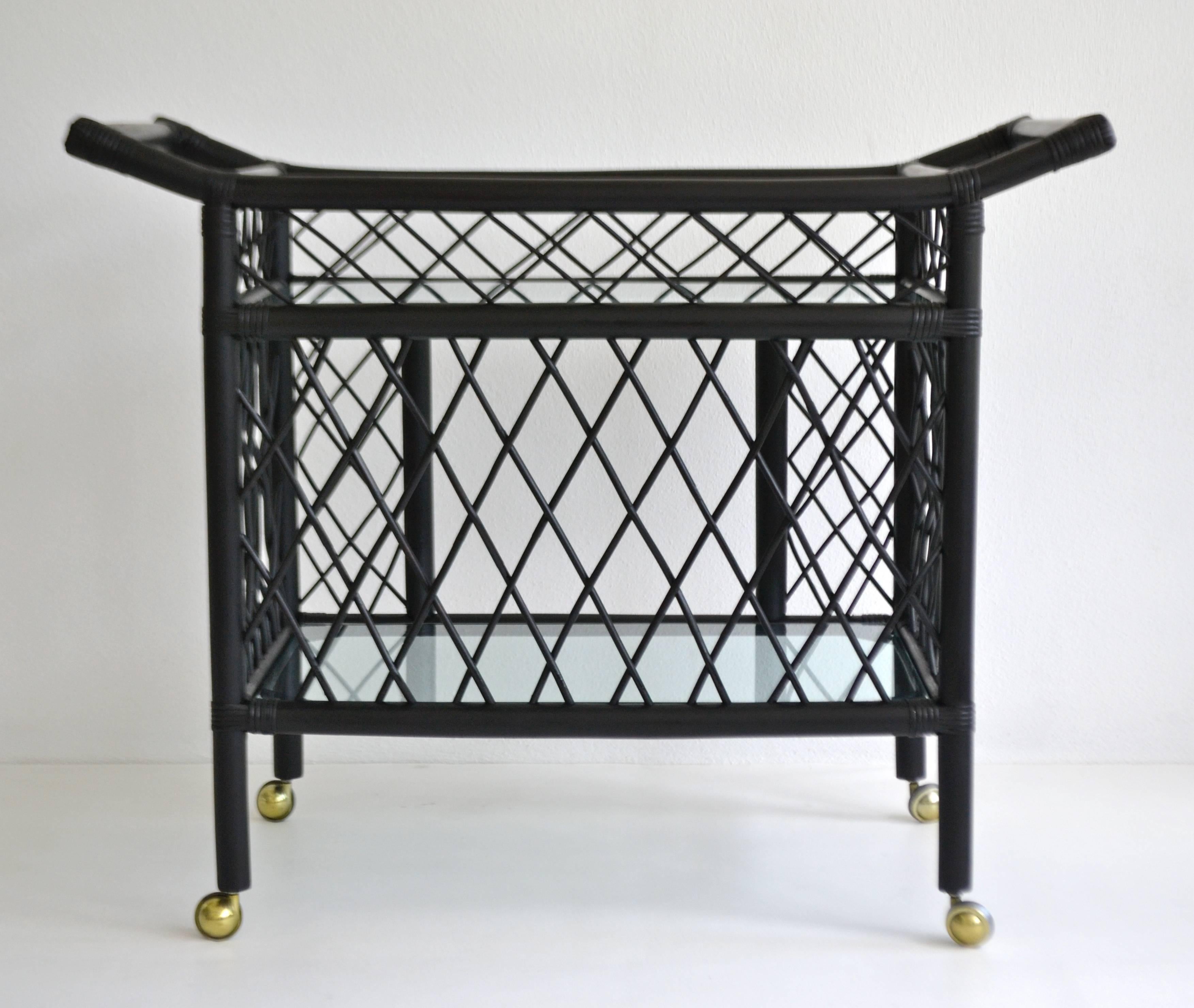 Midcentury Black Lacquered Bamboo Bar Cart In Excellent Condition In West Palm Beach, FL