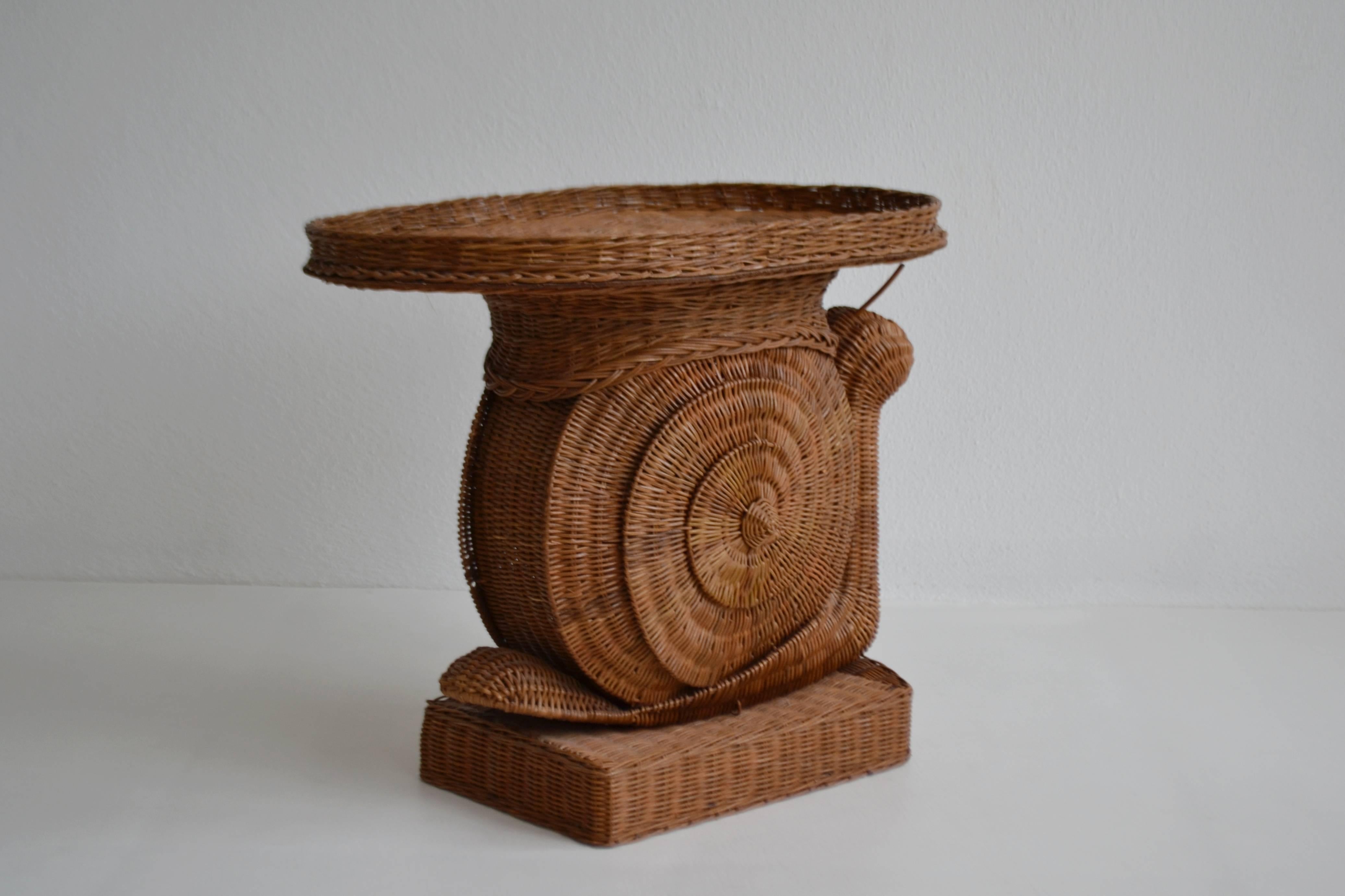 wicker snail table