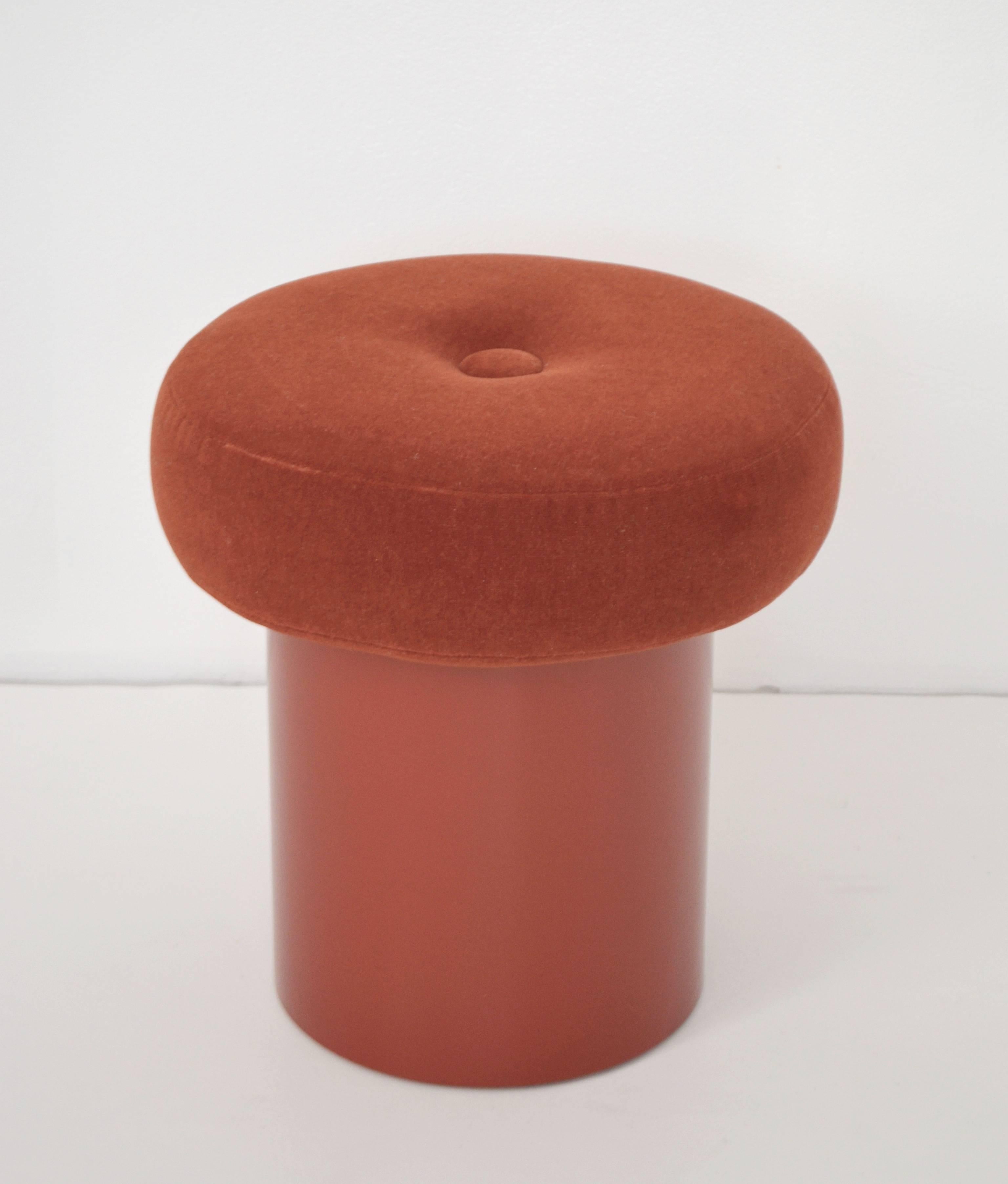 Postmodern Round Button Tufted Stool In Excellent Condition In West Palm Beach, FL