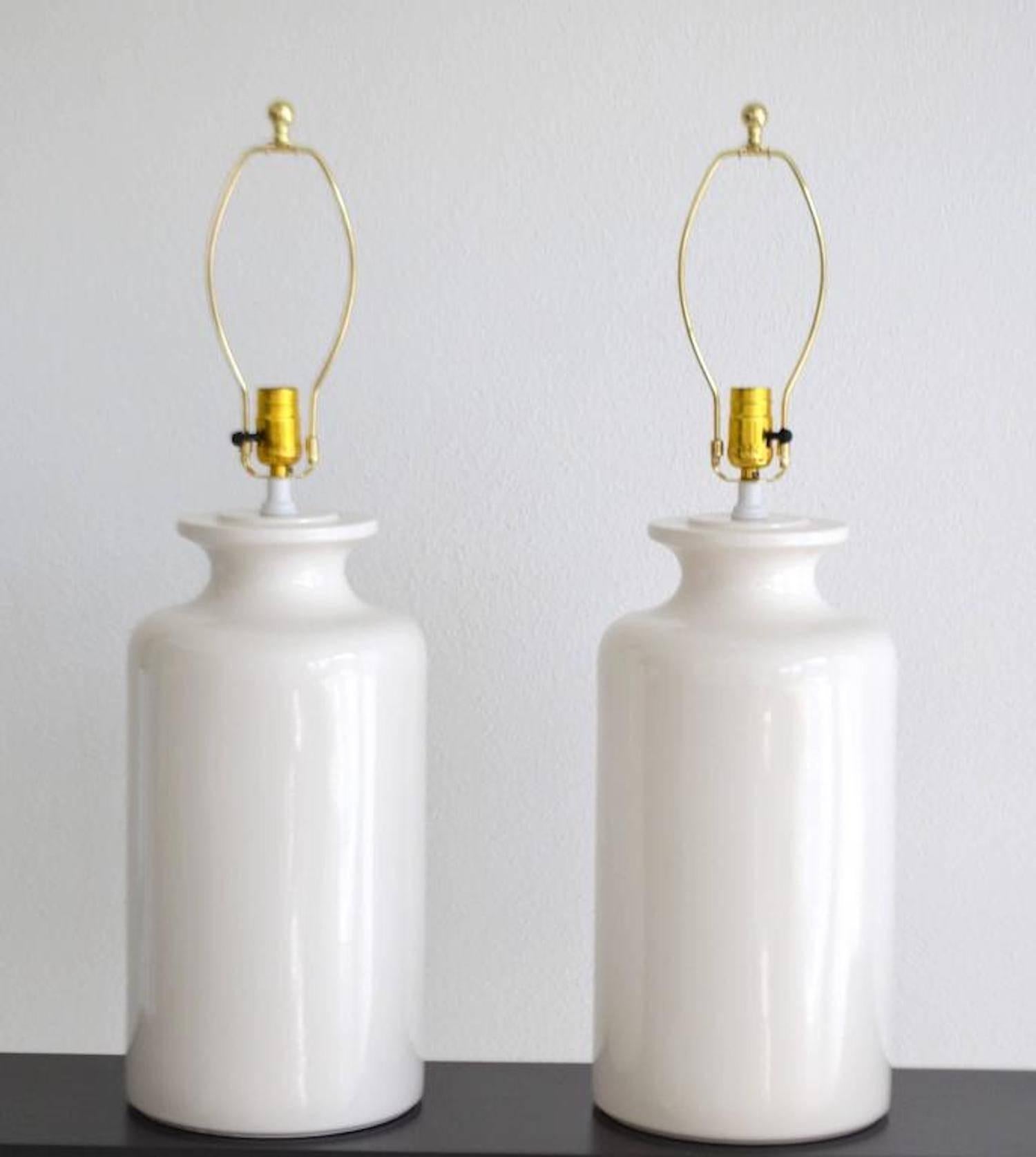 Mid-Century Modern Pair of White Glazed Ceramic Jar Form Table Lamps For Sale