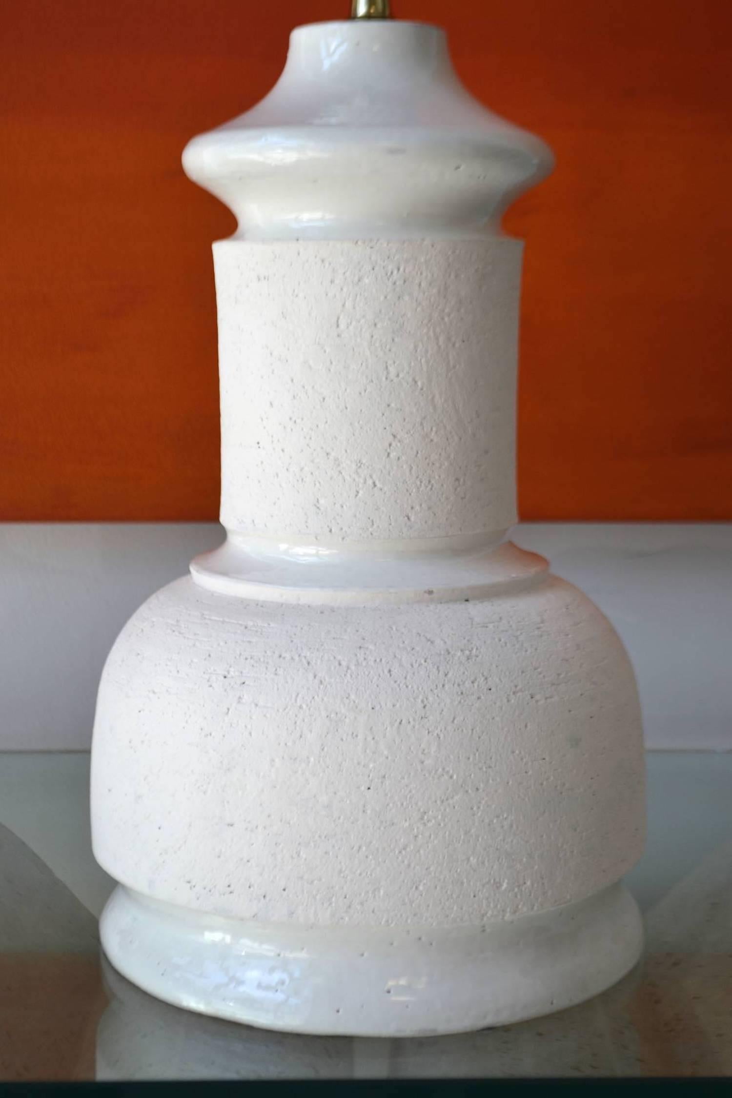 Italian Mid-Century Modern Ceramic Table Lamp In Excellent Condition In West Palm Beach, FL