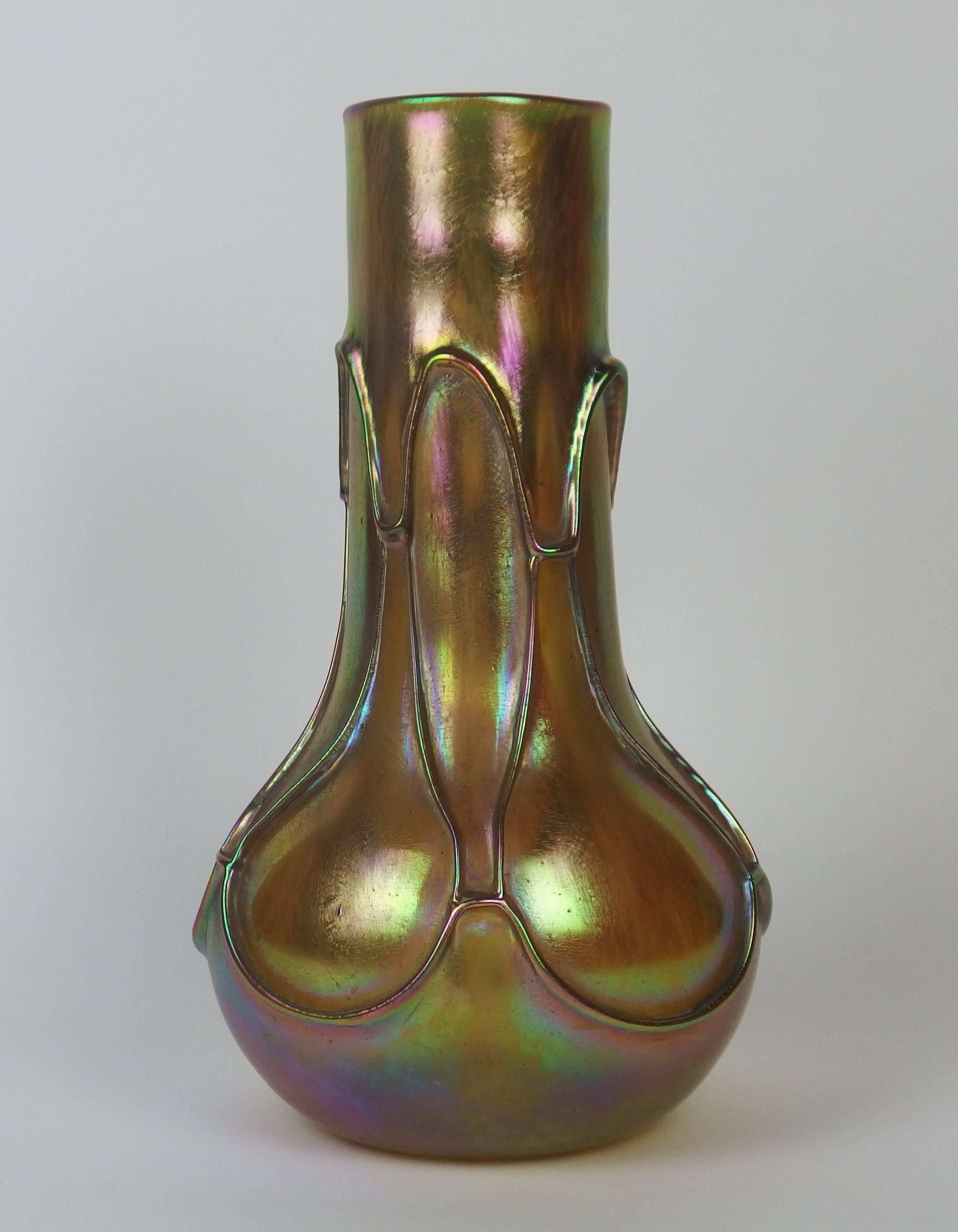 Rare phaenomen genre Loetz vase with applied network of thick projecting threads in chain on candia ground, iridescent gilt finish. Unsigned.