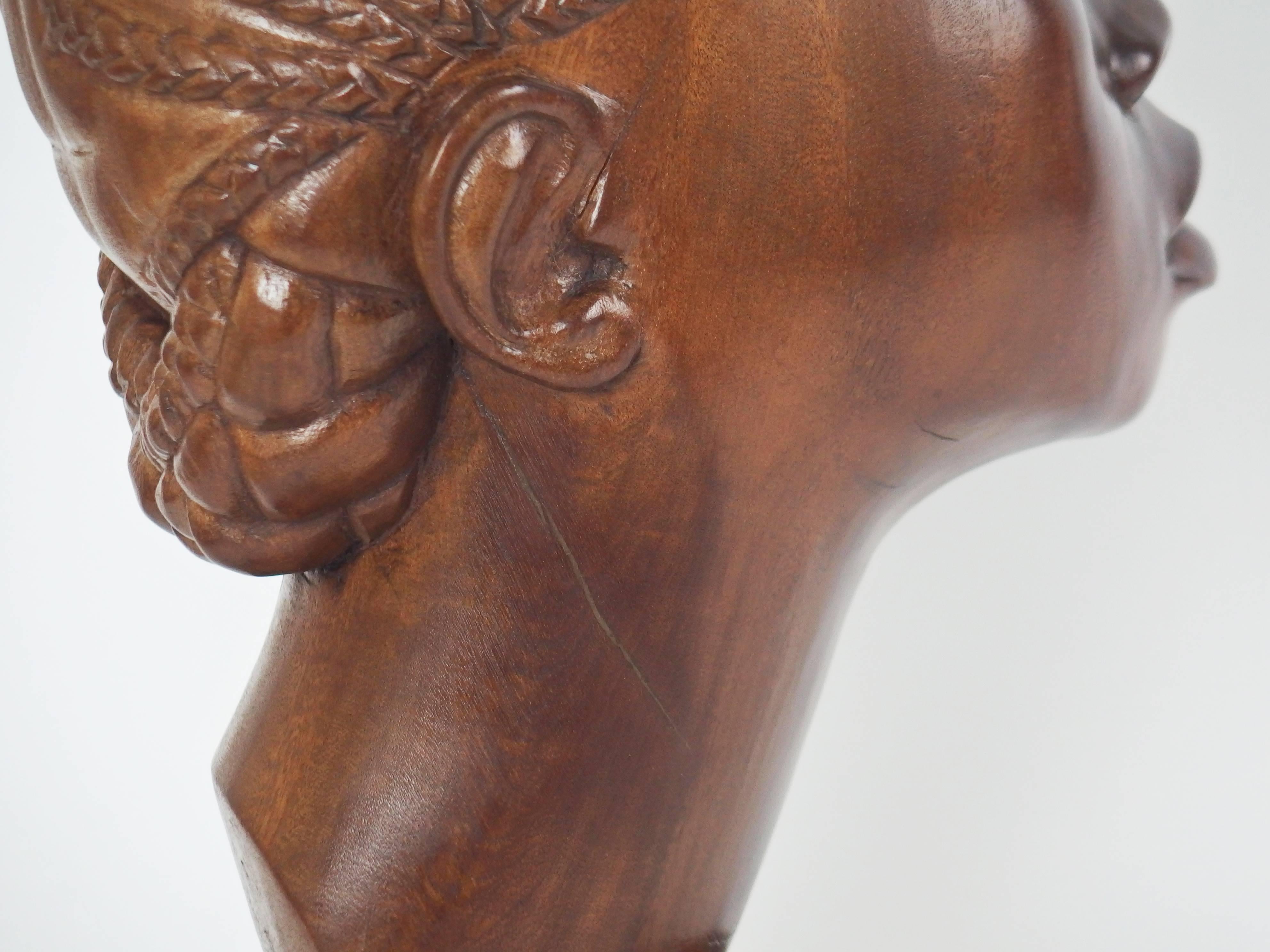 Carved Wood Sculpture of a Woman Head by Rakotondrabé For Sale 2